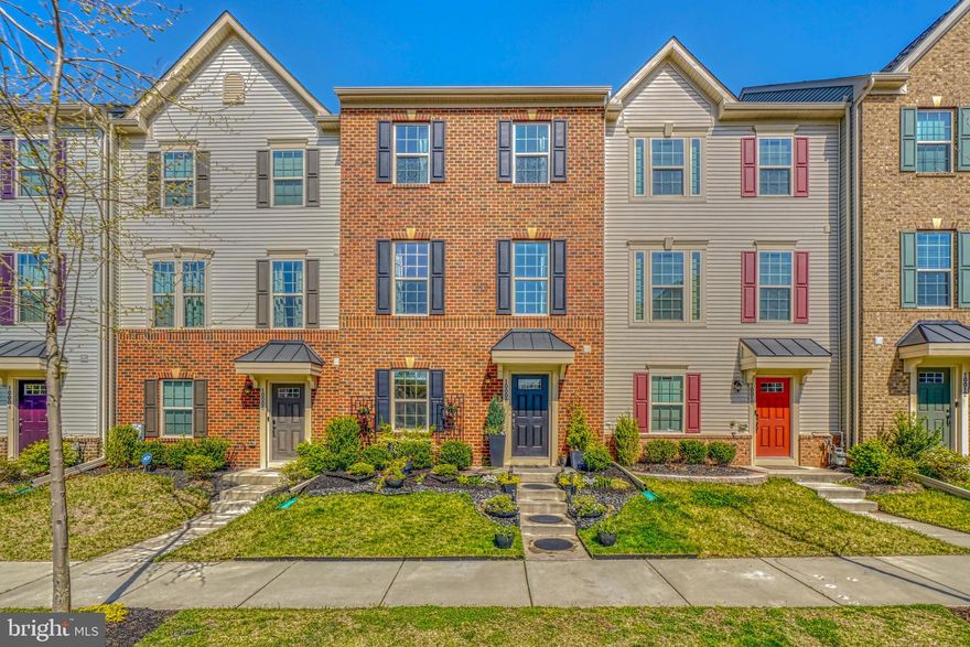 Gorgeous and spacious luxury  well maintained 3 bedroom townhome in The Preserve at Windlass Run with attached garage!  The open floor plan of the main level features hardwood flooring, a living room, dining room and gorgeous gourmet kitchen. - complete with granite countertops, stainless steel appliances, a pantry and an oversized island with seating.  The sliding glass doors lead to your large deck for outdoor entertaining.   The upper level features a spacious owner's suite with private bathroom.  The upper level also includes 2 additional bedrooms and a hall bathroom.  The lower level provides a bonus den/office and an attached garage with two addition parking pads.  The HOA fee is $72 per month which includes a fitness center, clubhouse, and community pool. Large community common area as well!