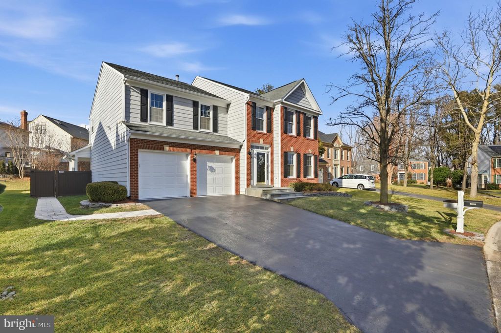 Photo of 13222 Maplecrest Drive, POTOMAC, MD 20854 (MLS # MDMC2212458)