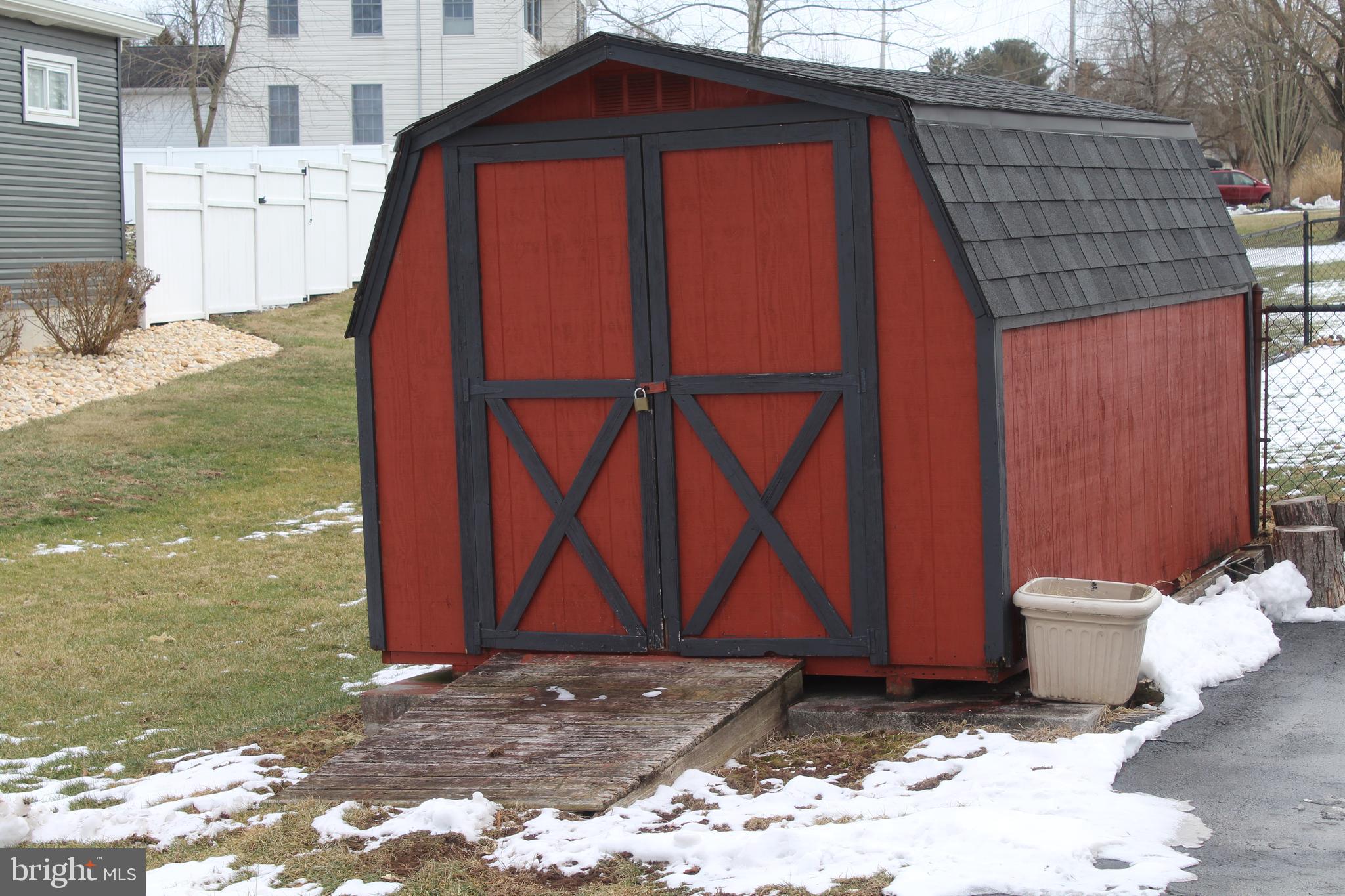 LAKE HERITAGE - Residential