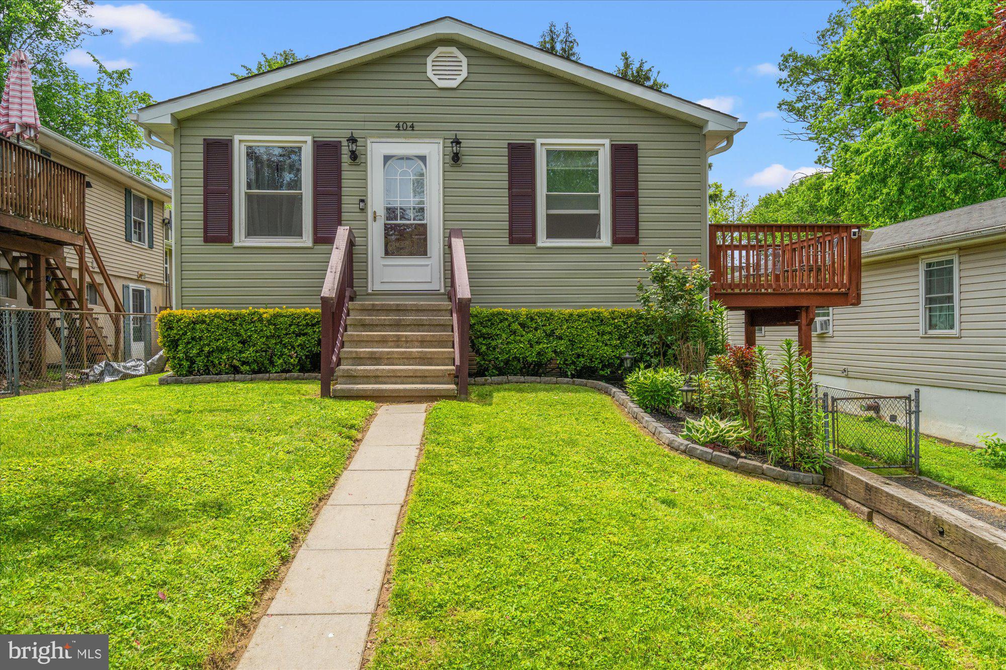 404 E F STREET