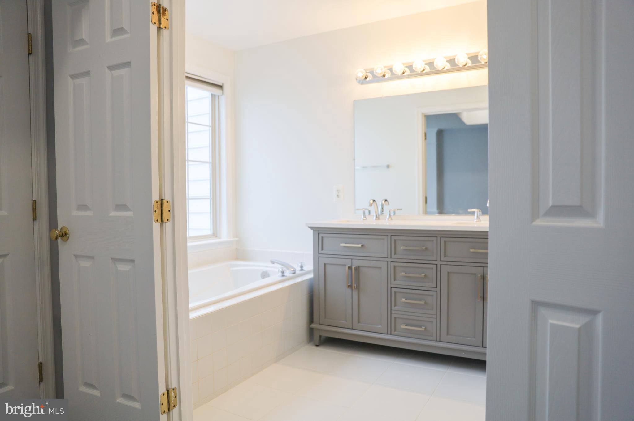 OVERLOOK - Residential Lease