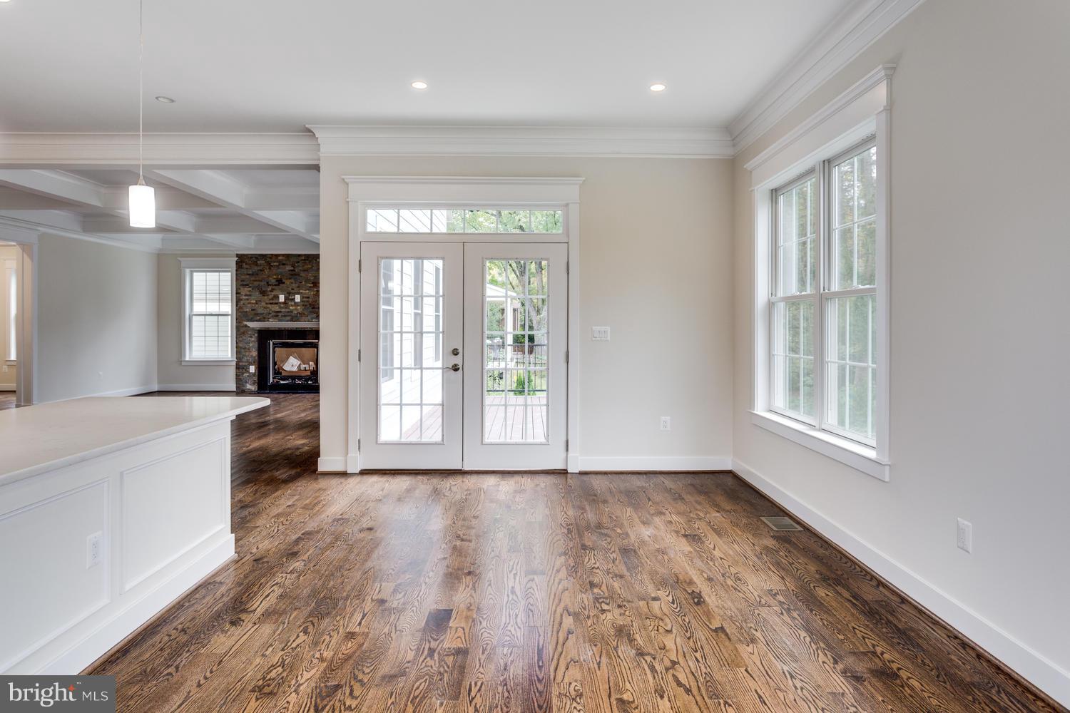 LANGLEY MANOR - Residential