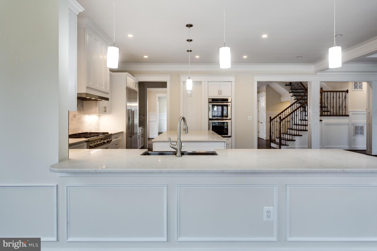 LANGLEY MANOR - Residential