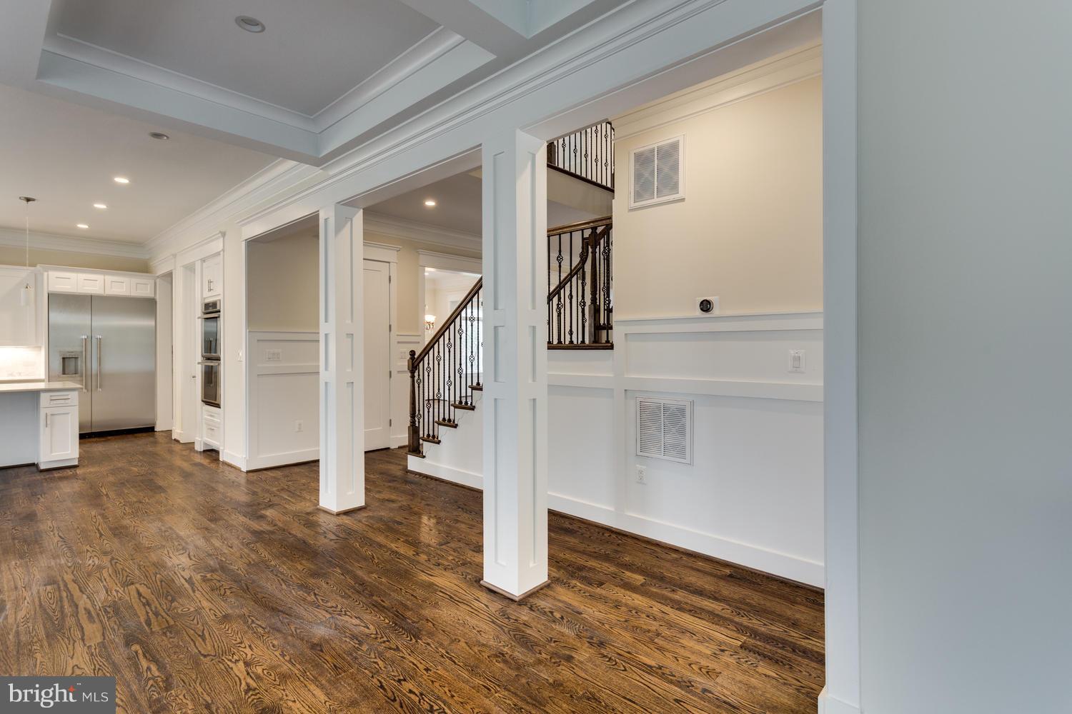 LANGLEY MANOR - Residential