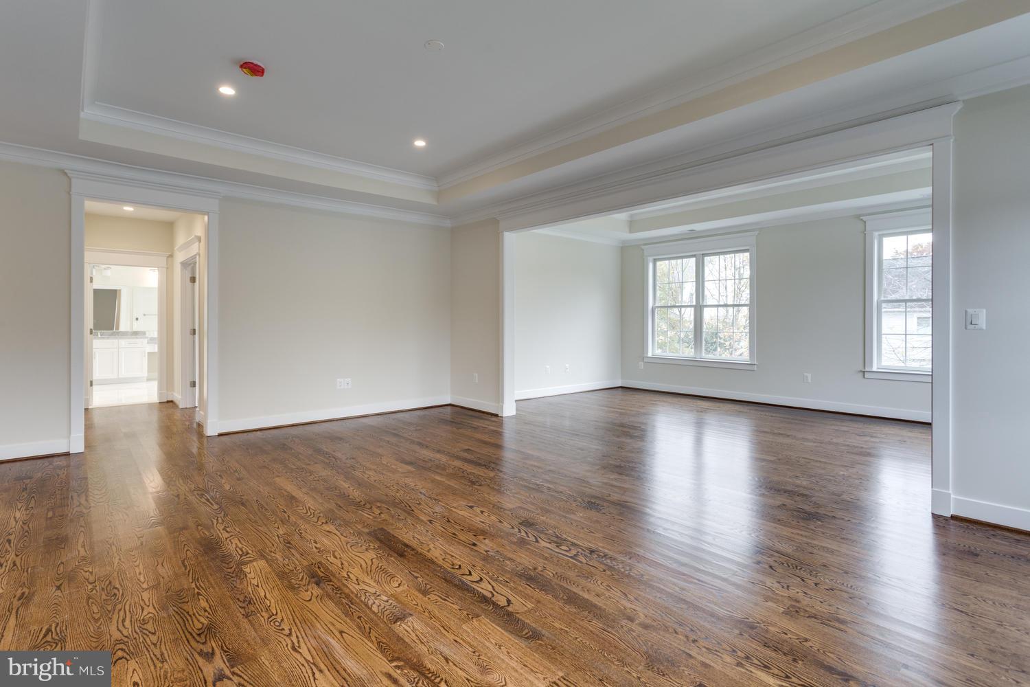 LANGLEY MANOR - Residential