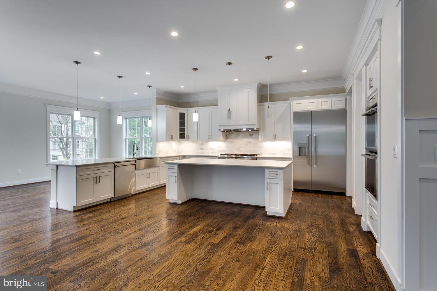 LANGLEY MANOR - Residential