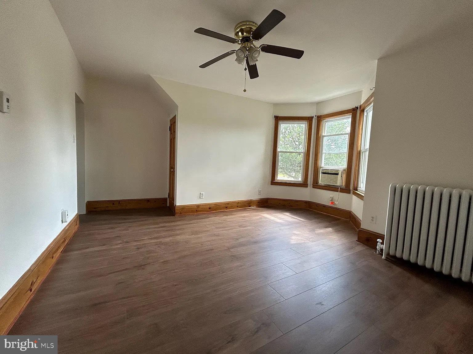 271 W MERCHANT STREET UNIT 1