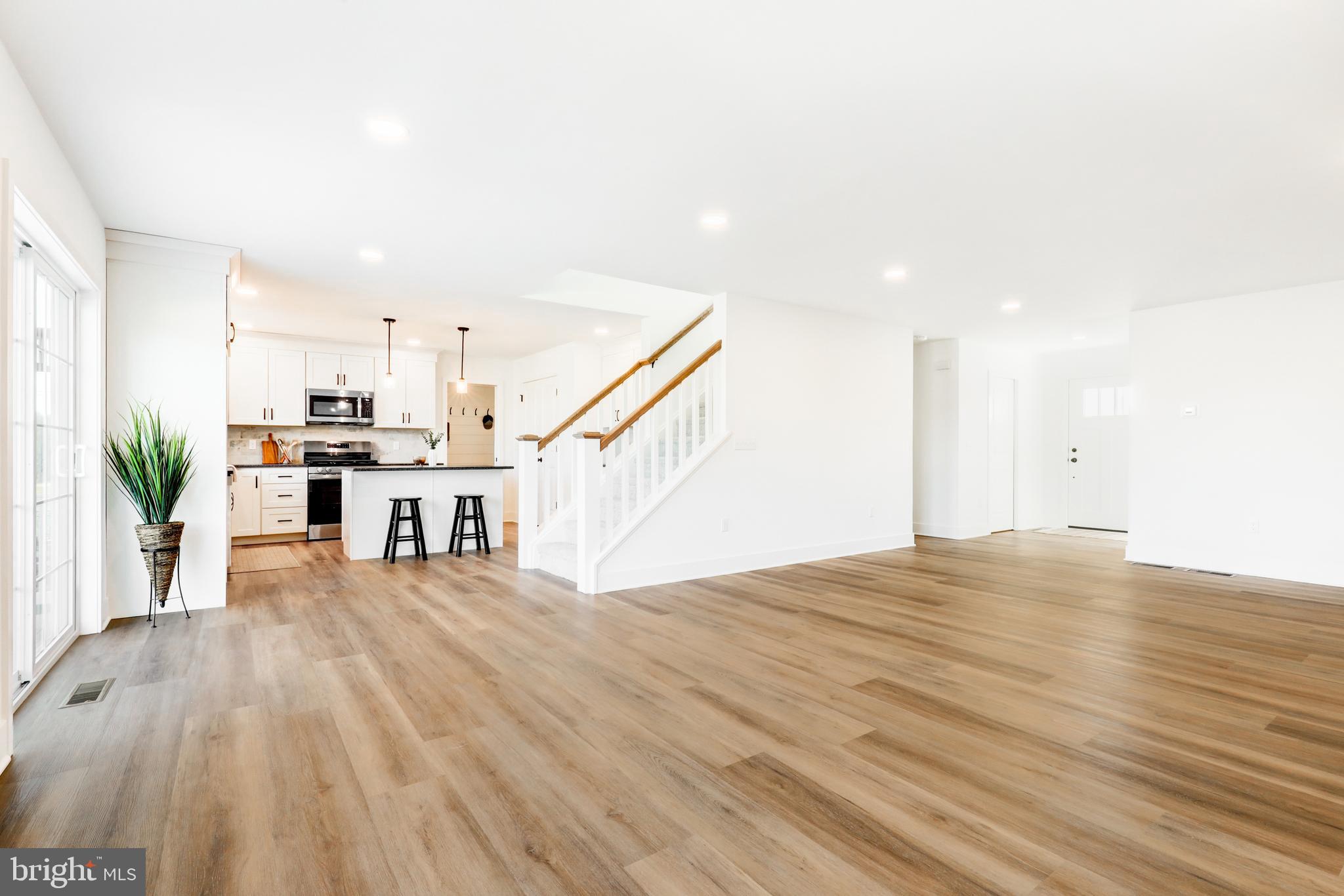 BRIDLE PATH - Residential