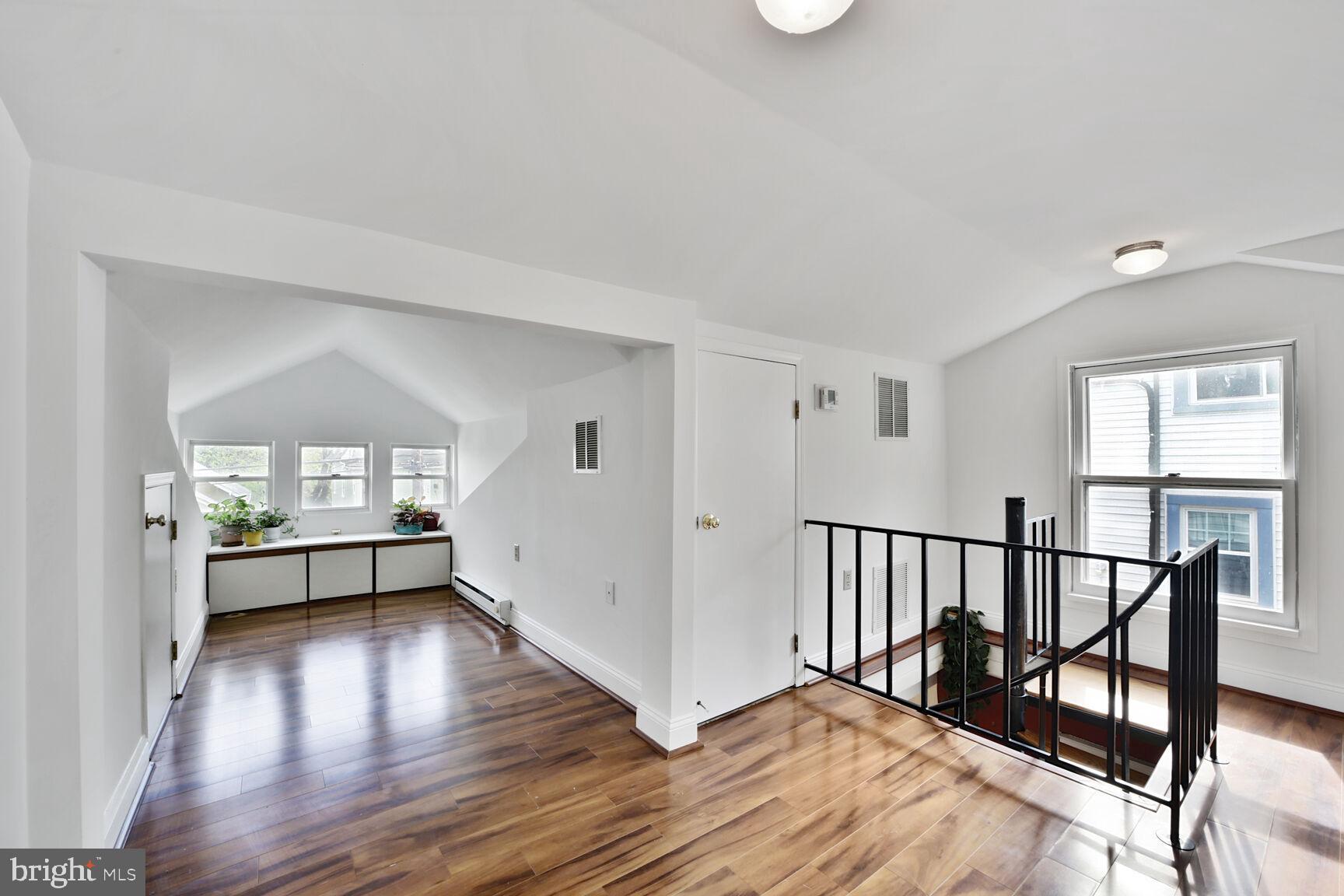 ELLAVILLE - Residential