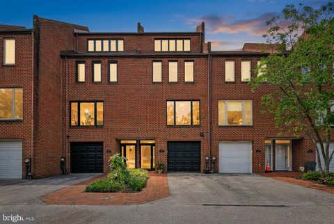 Townhouse For Sale - 2363 Boston Street<br/> BALTIMORE, MD 21224
