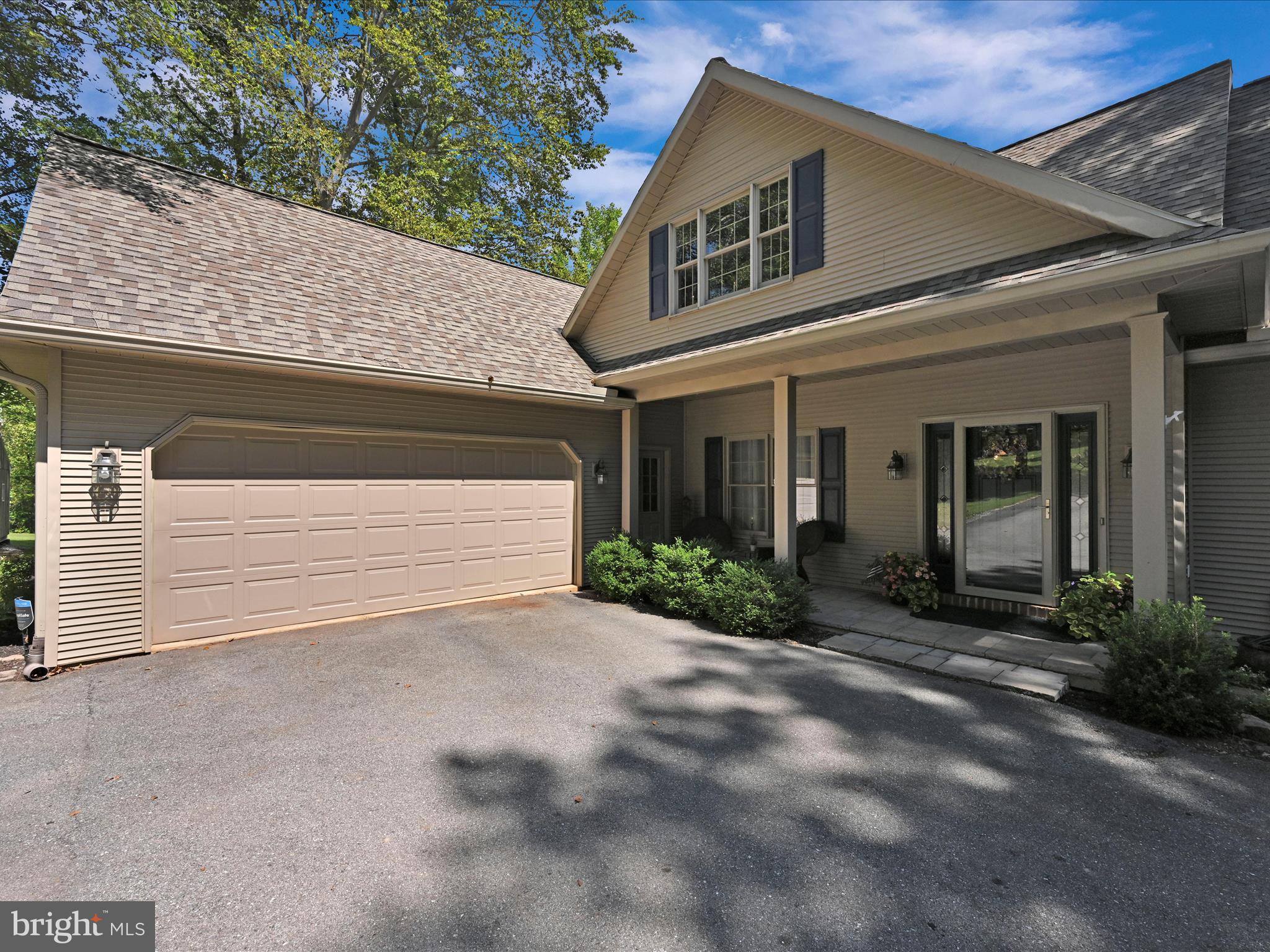 15 WINDING WAY