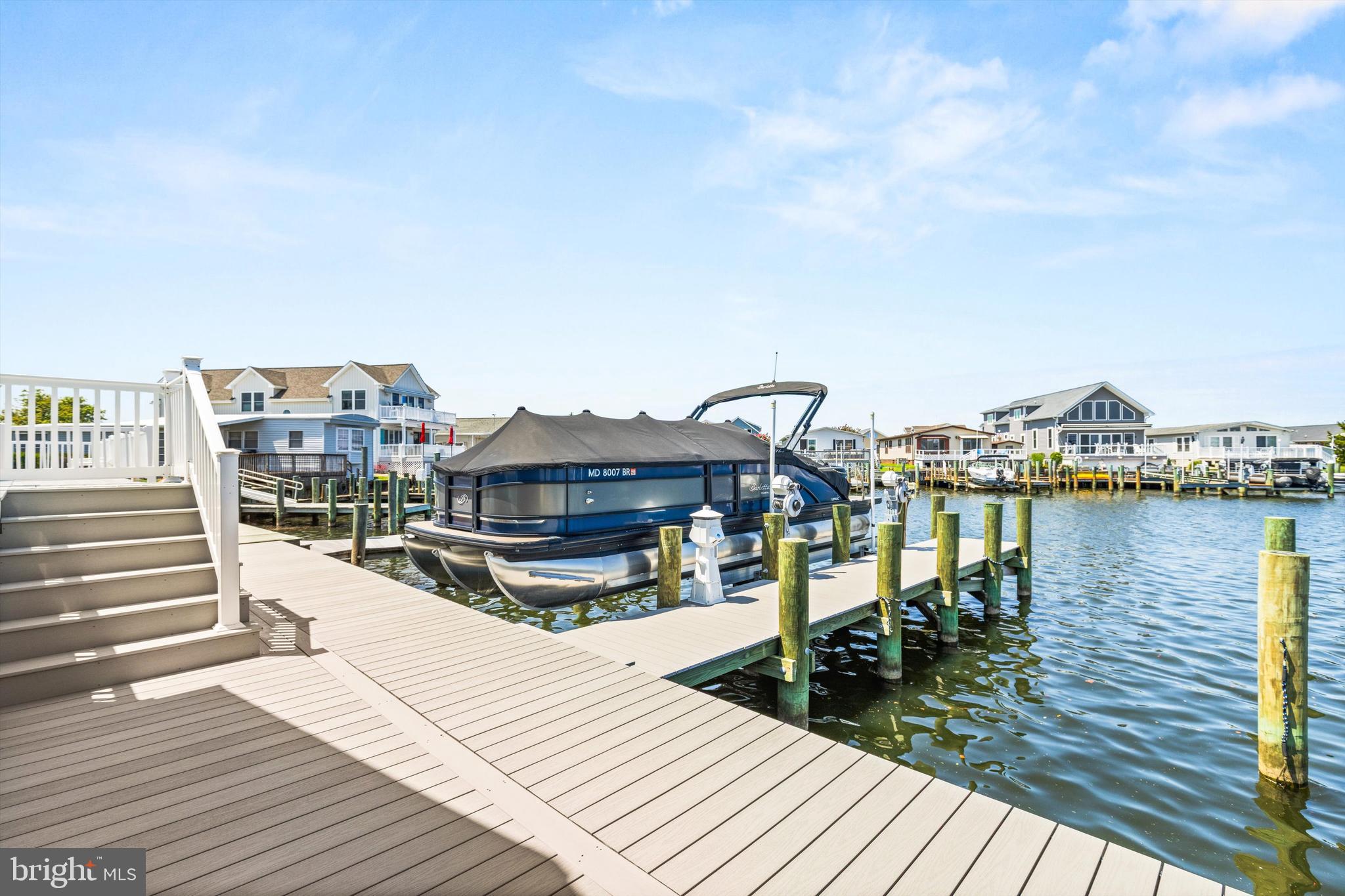 216 BEACHCOMBER LANE