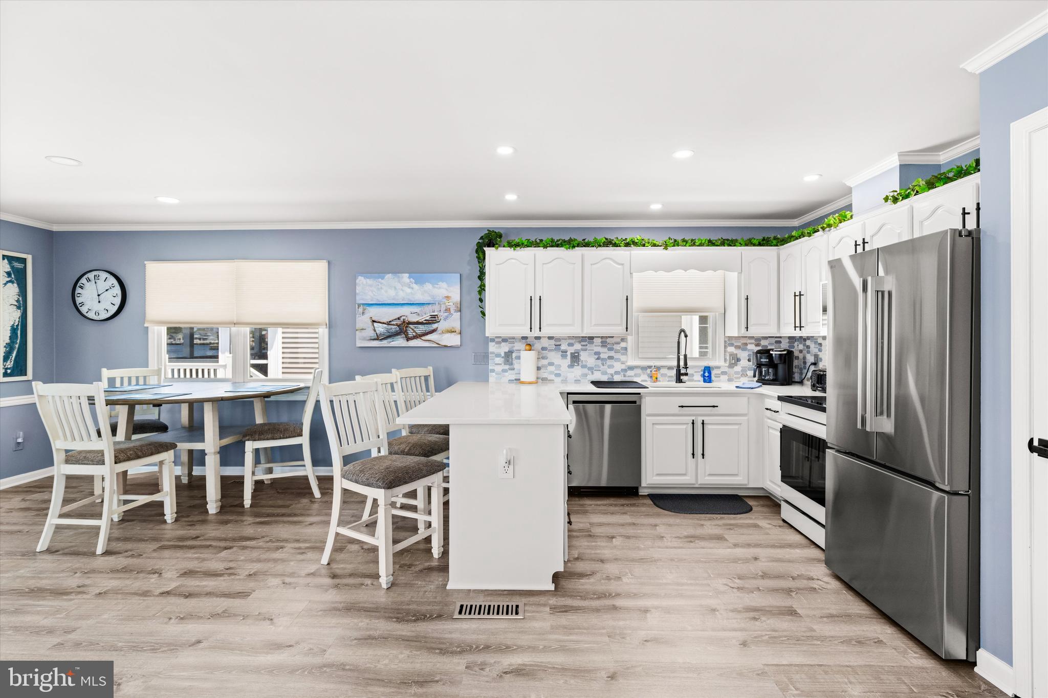 216 BEACHCOMBER LANE