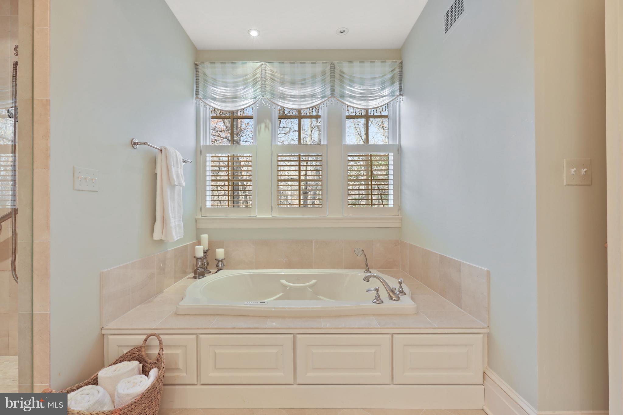 CAVES VALLEY GOLF CLUB - Residential