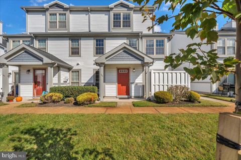 305 STEEPLECHASE COURT DEPTFORD NJ 08096