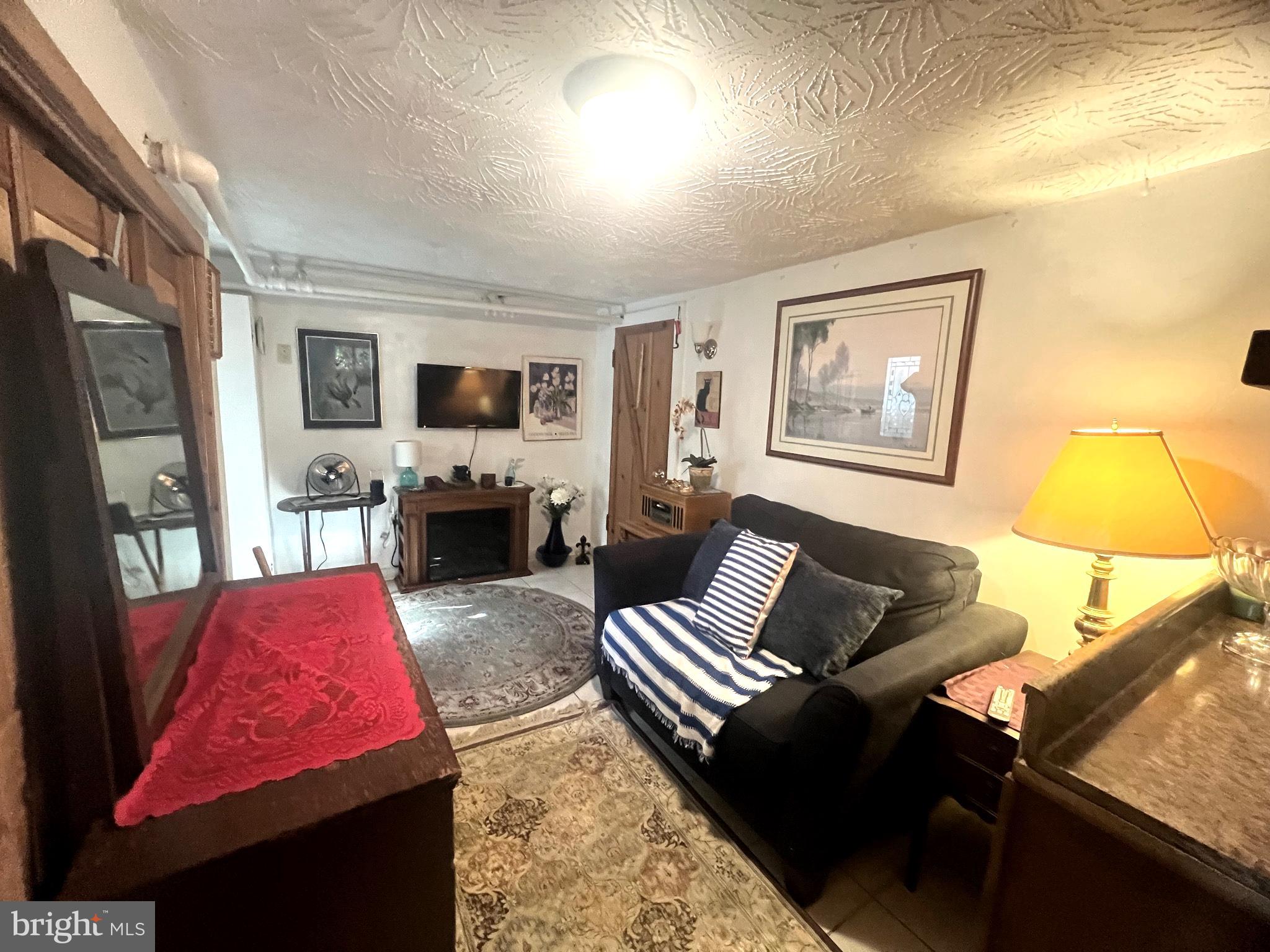 809 N ABINGDON STREET