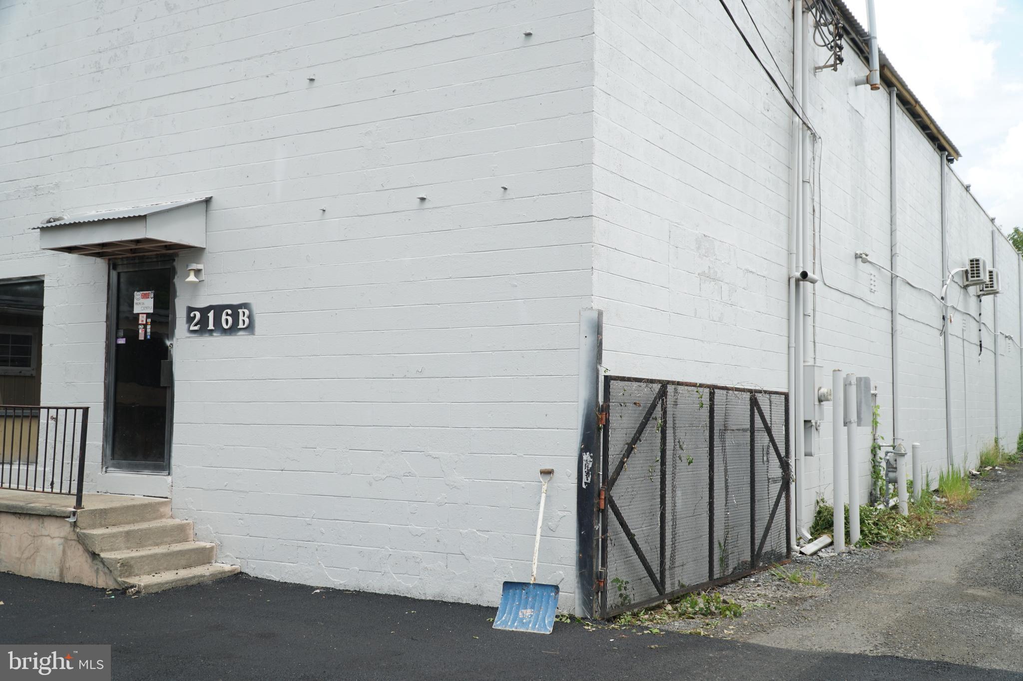 216 W HAMPTON AVENUE