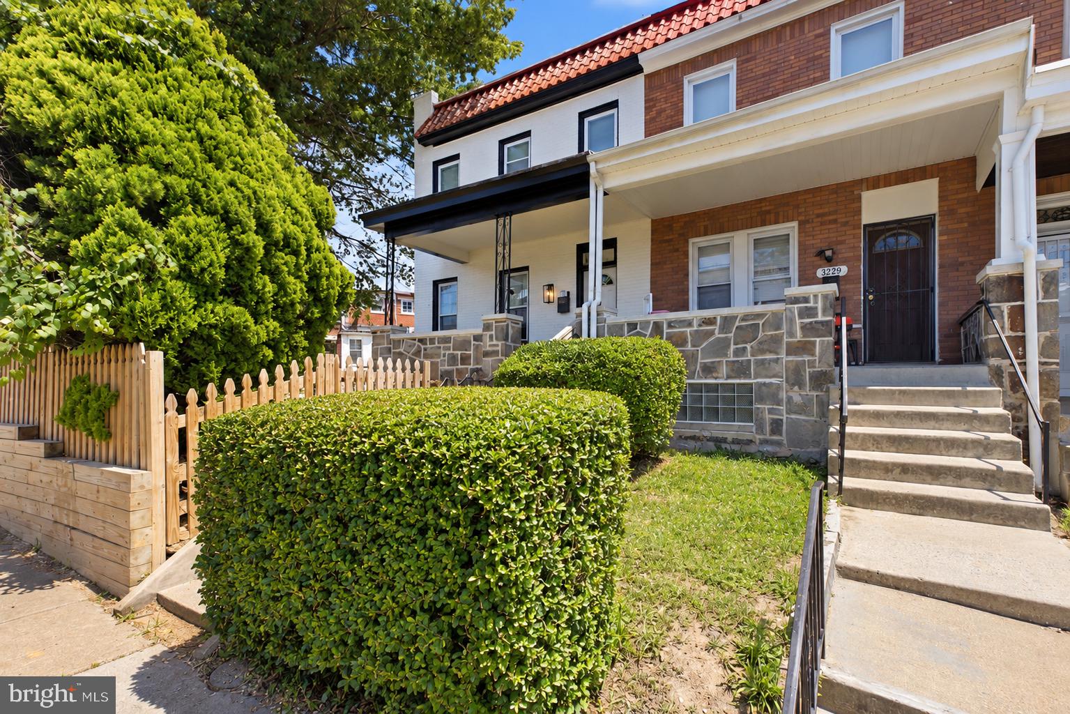 3227 PHELPS LANE