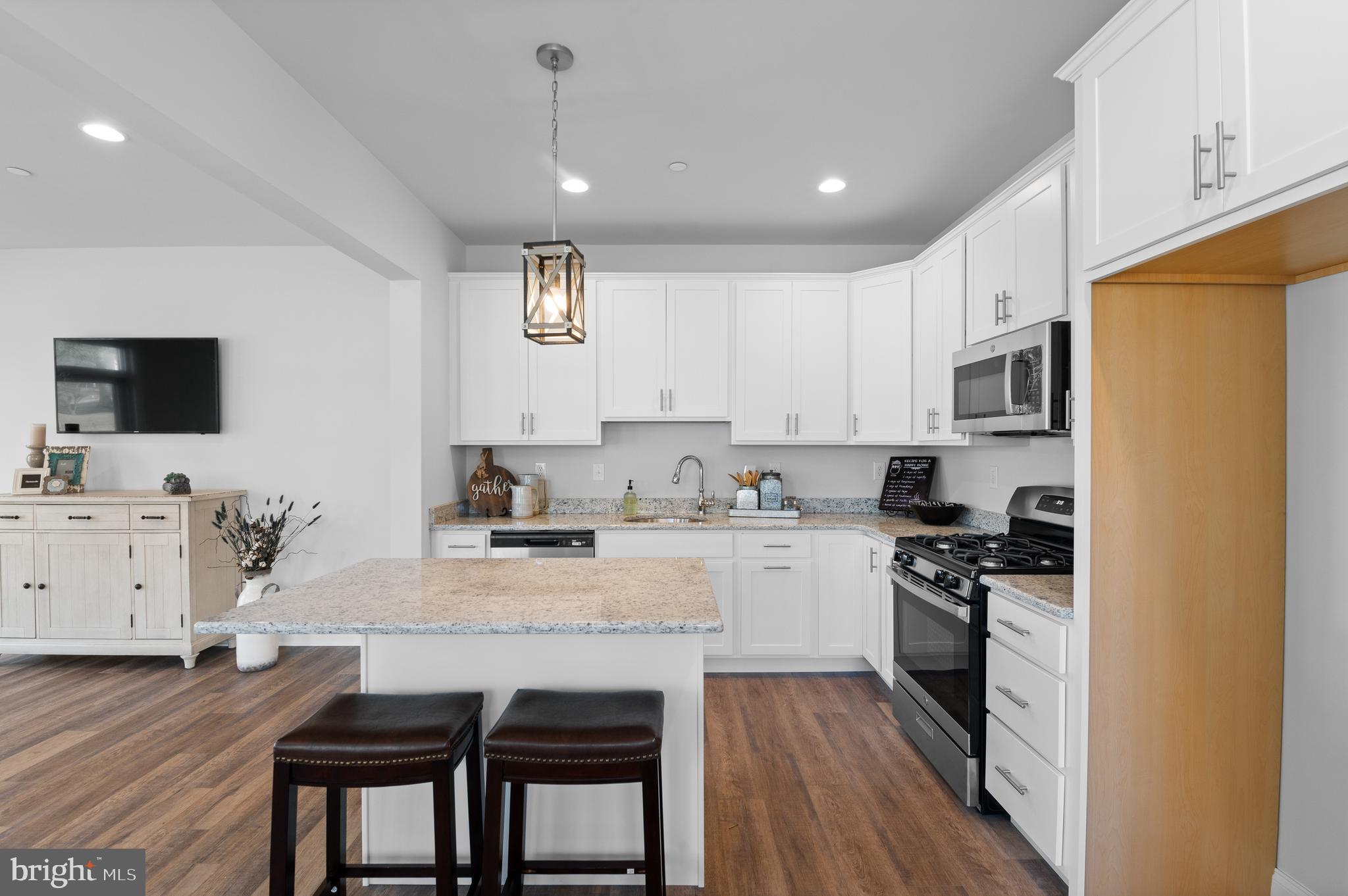 THE RESERVE AT OLD ARCH - Residential