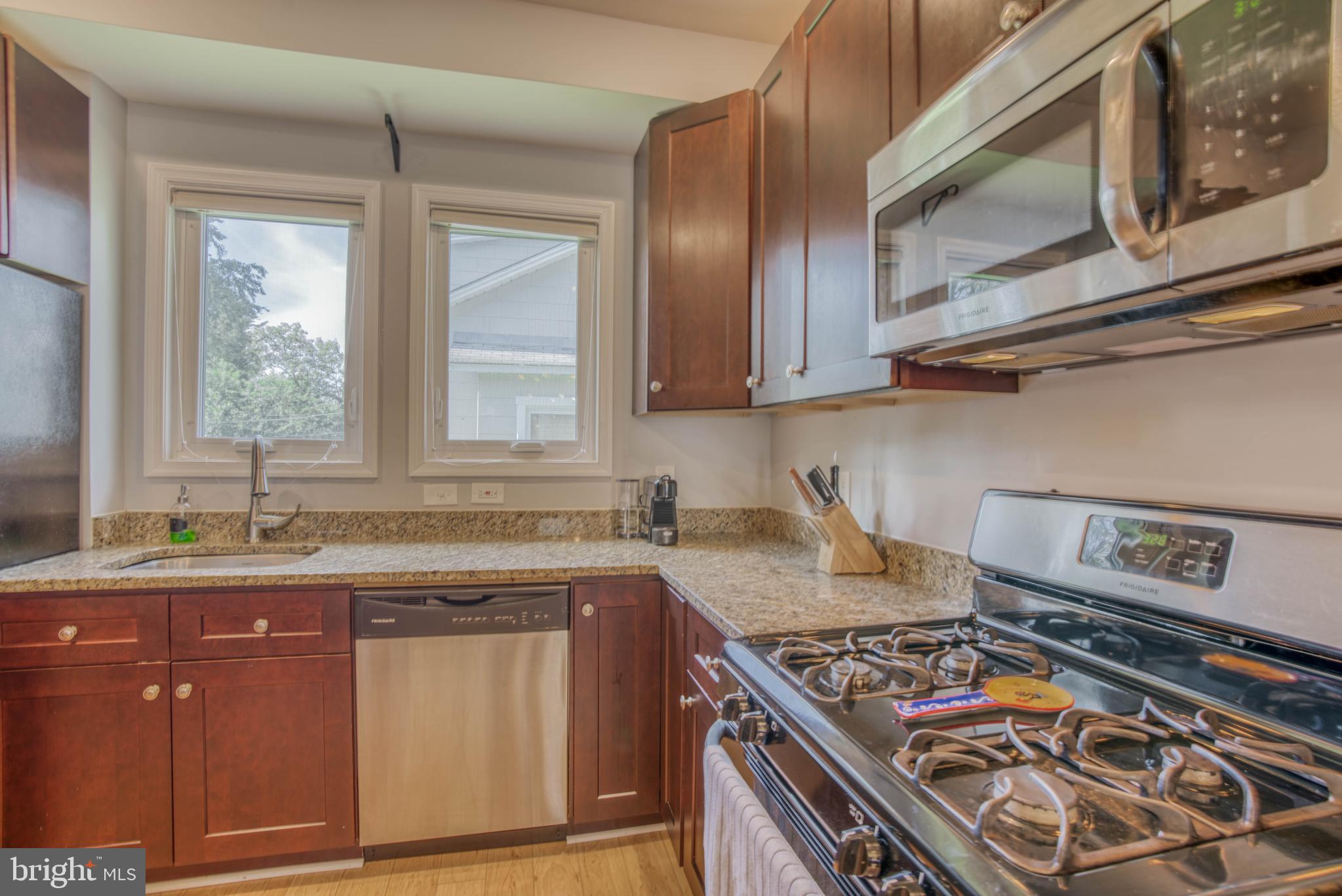 GLEN OAKS - Residential