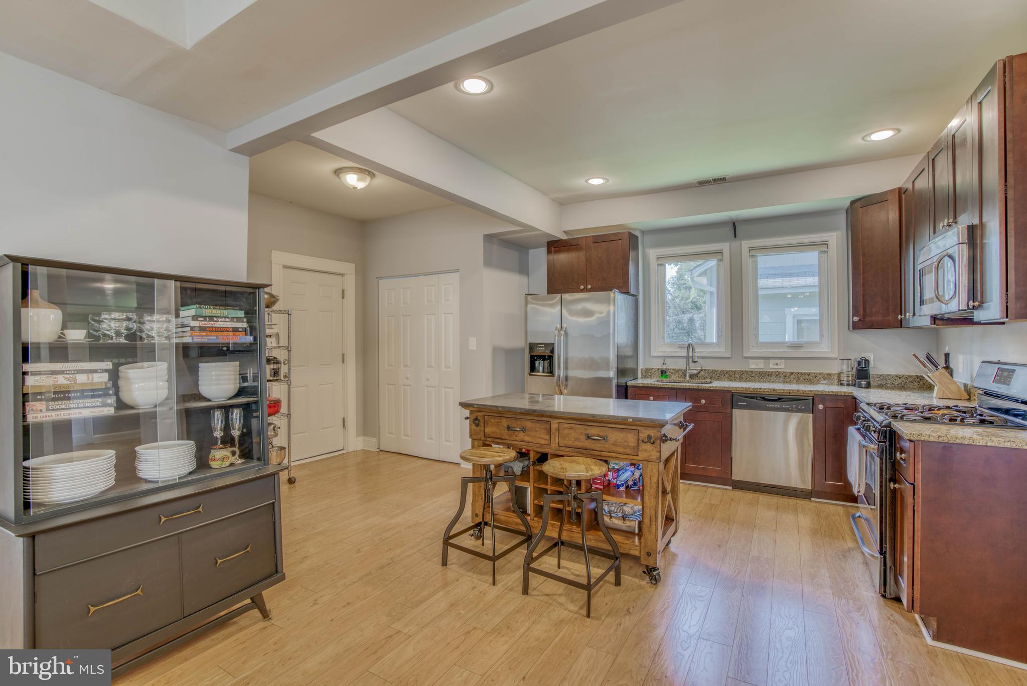 GLEN OAKS - Residential