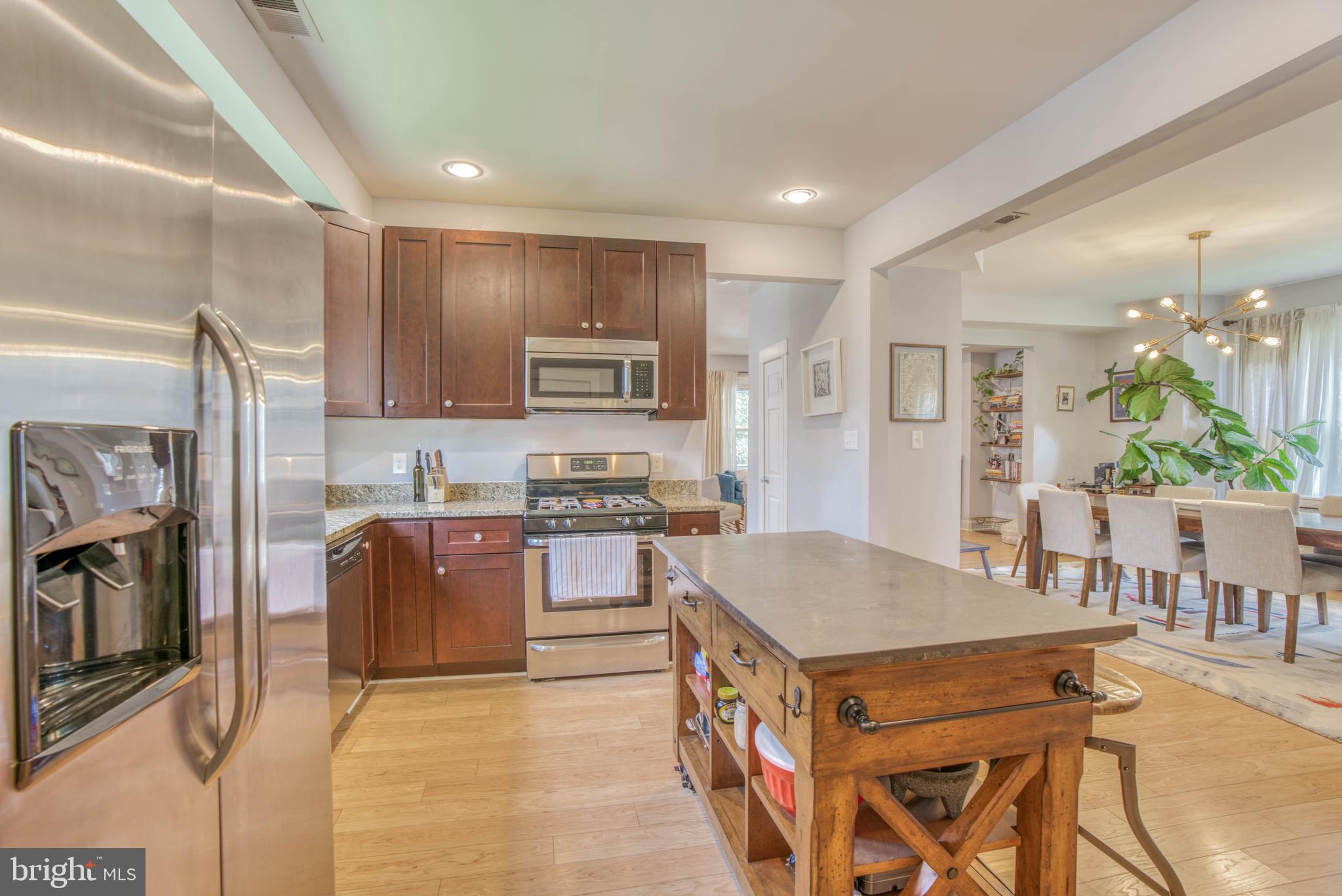 GLEN OAKS - Residential