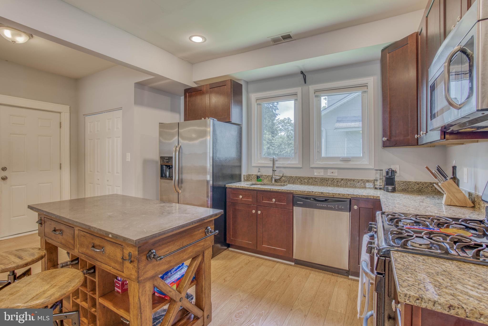 GLEN OAKS - Residential