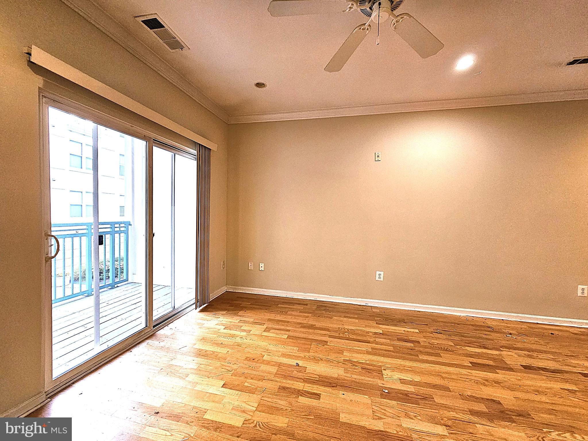 SAVOY AT RESTON TOWN CENTER - Residential