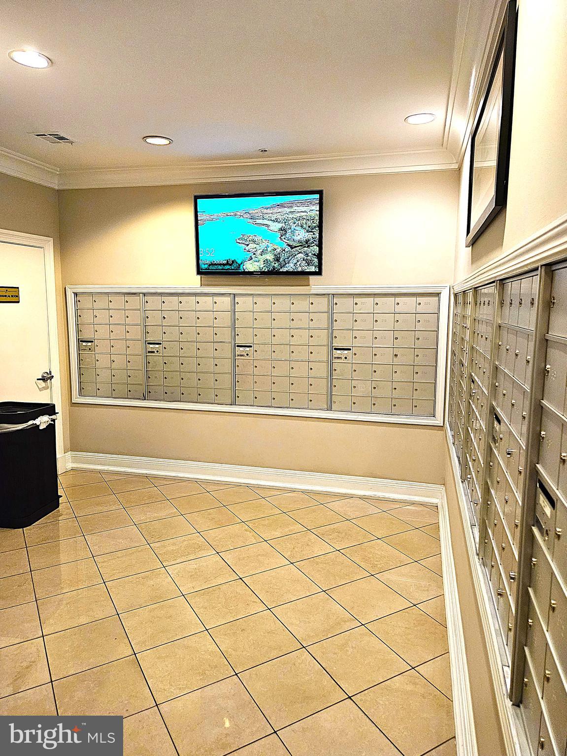 SAVOY AT RESTON TOWN CENTER - Residential