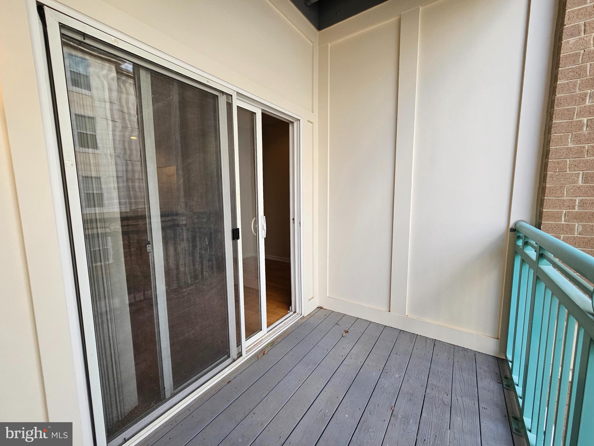 SAVOY AT RESTON TOWN CENTER - Residential