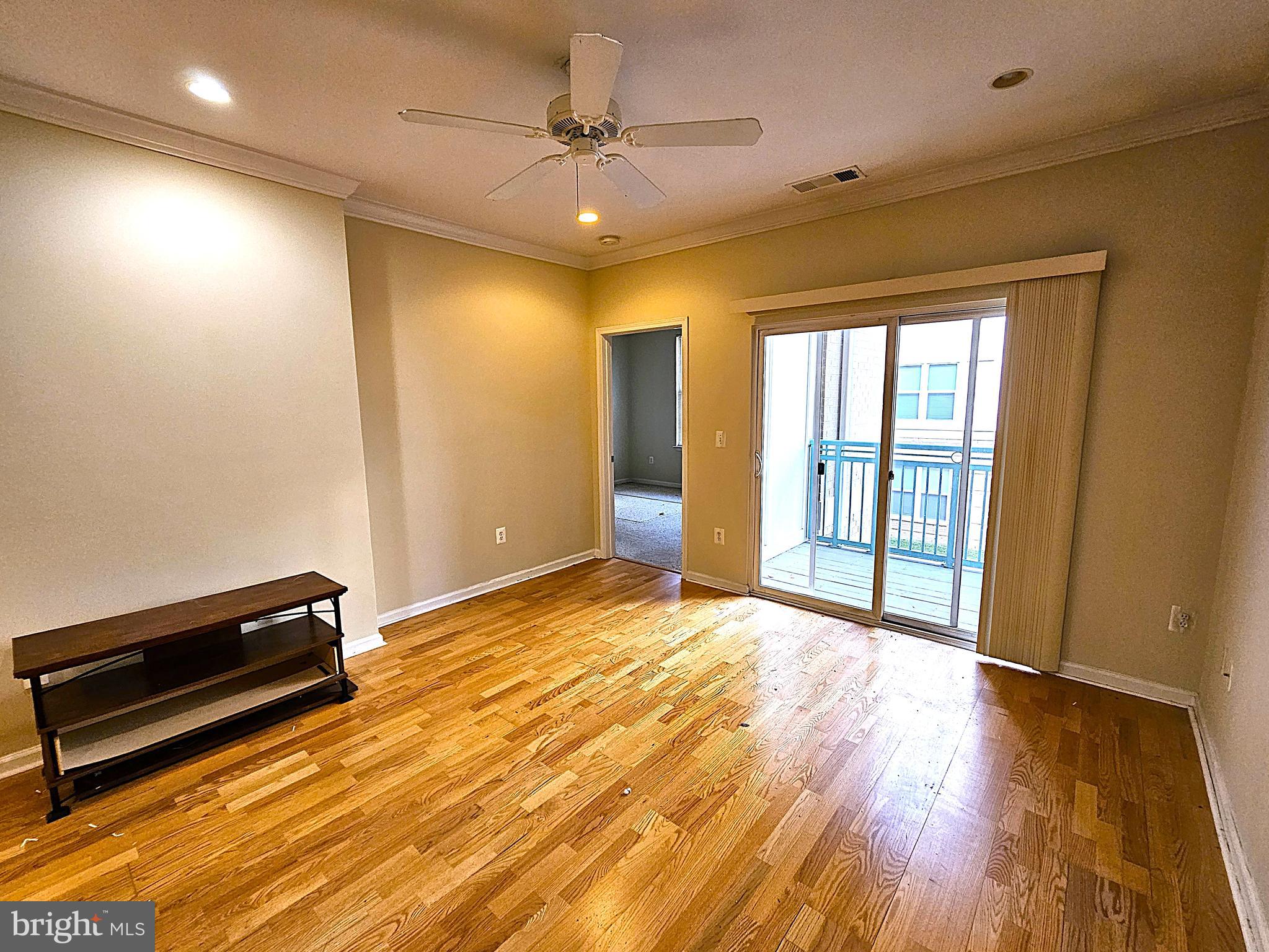 SAVOY AT RESTON TOWN CENTER - Residential