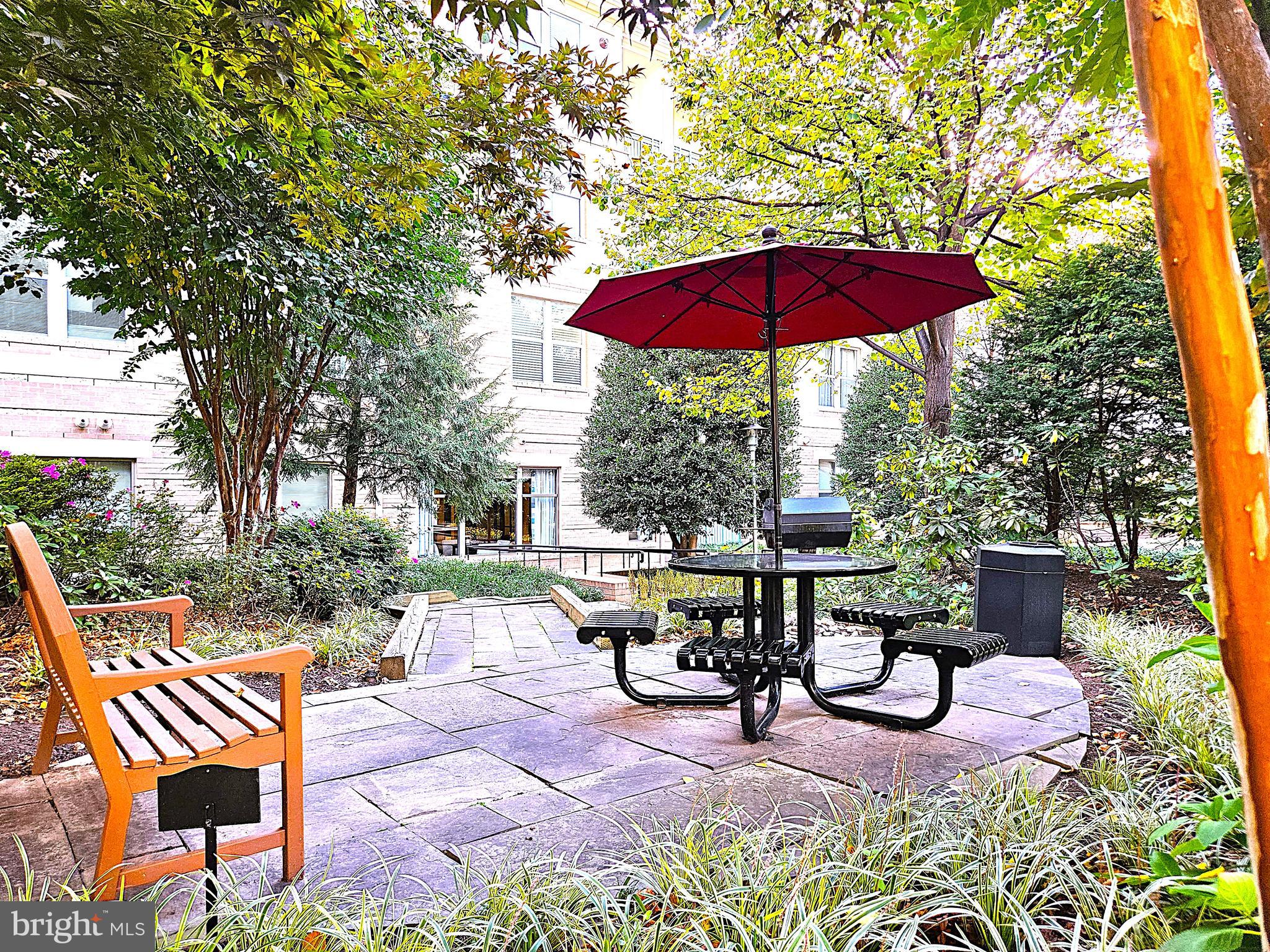 SAVOY AT RESTON TOWN CENTER - Residential