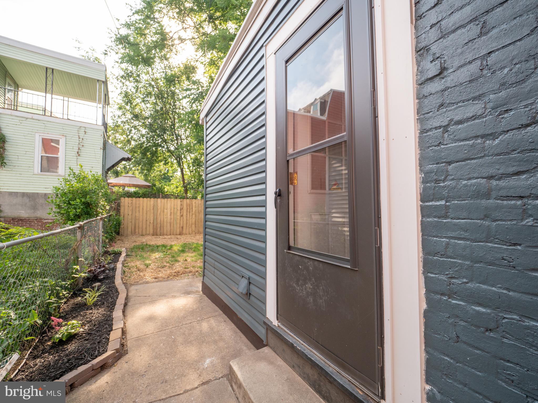 WEST END LANCASTER - Residential