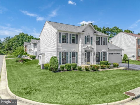 Homes For Sale - 13026 Lupine Turn<br/> WOODBRIDGE, VA 22192