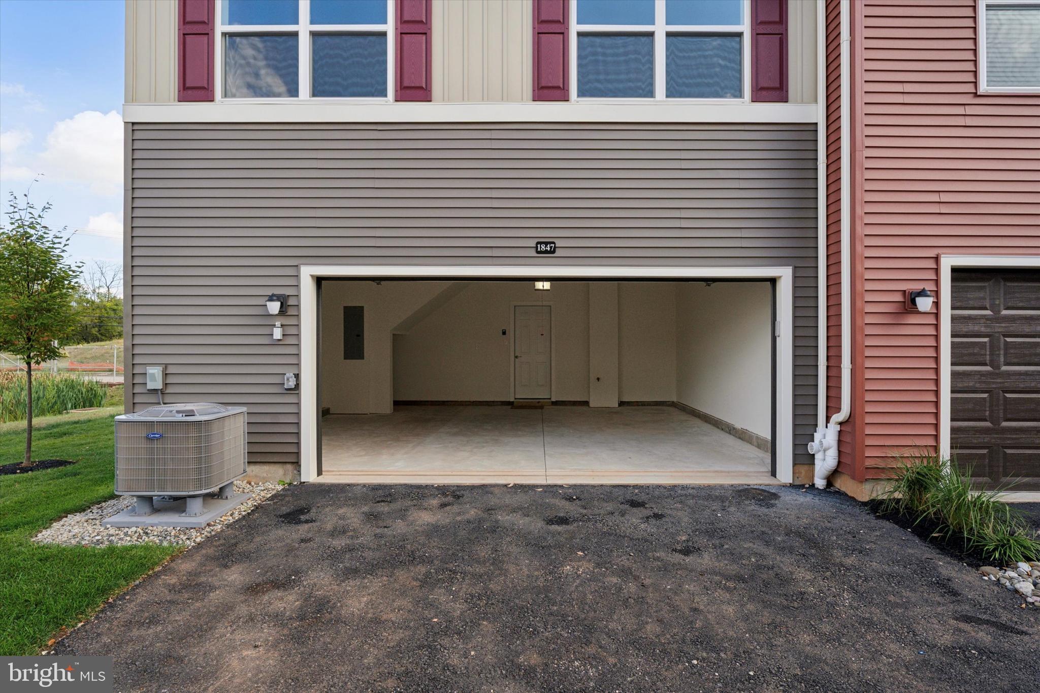 ARBOR PLACE - Residential