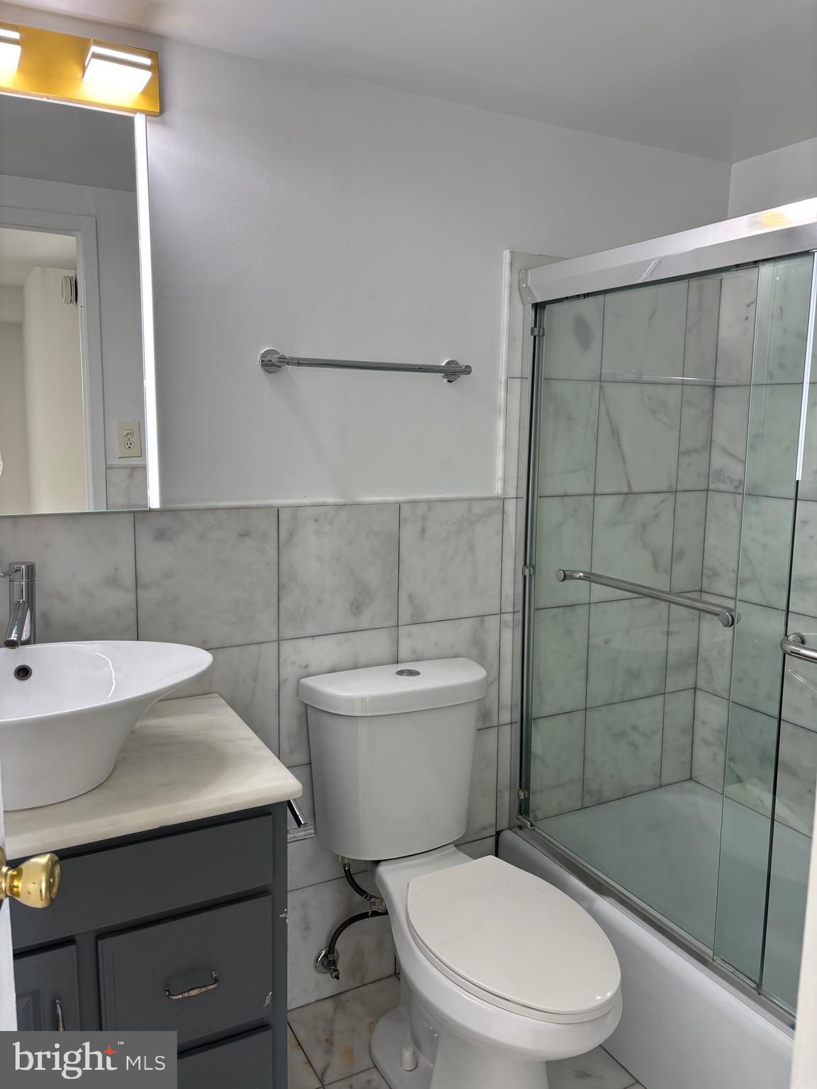 SEVILLE - Residential Lease