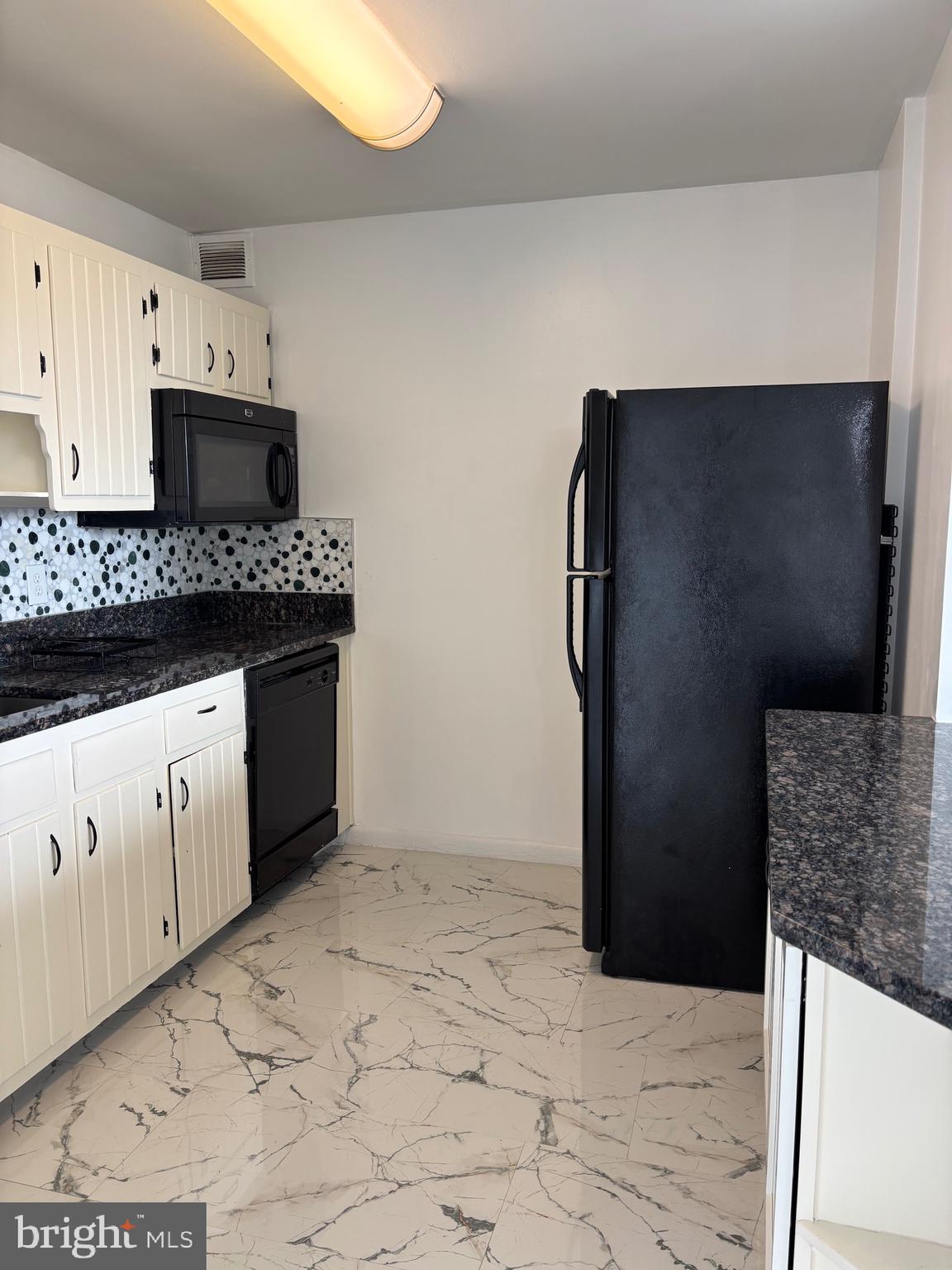 SEVILLE - Residential Lease