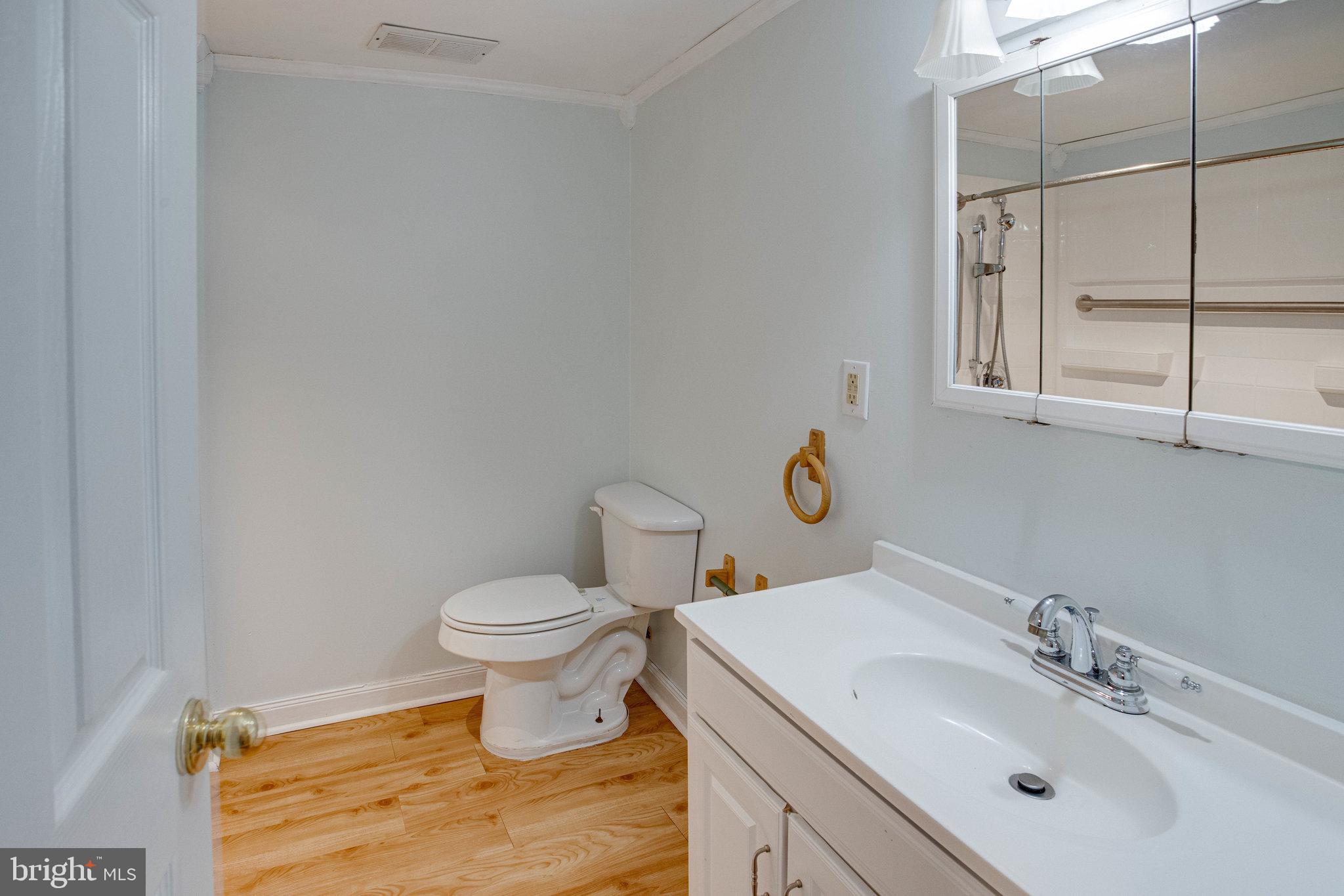 COUNTRY CLUB/LAKE MONTCLAIR - Residential