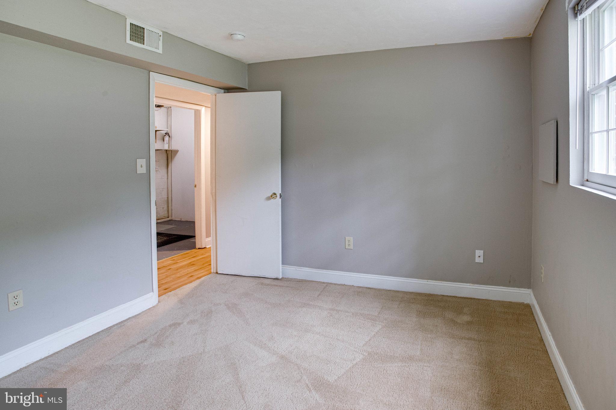 COUNTRY CLUB/LAKE MONTCLAIR - Residential