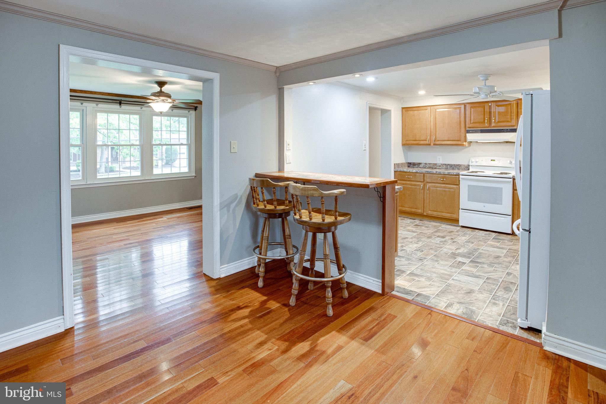 COUNTRY CLUB/LAKE MONTCLAIR - Residential