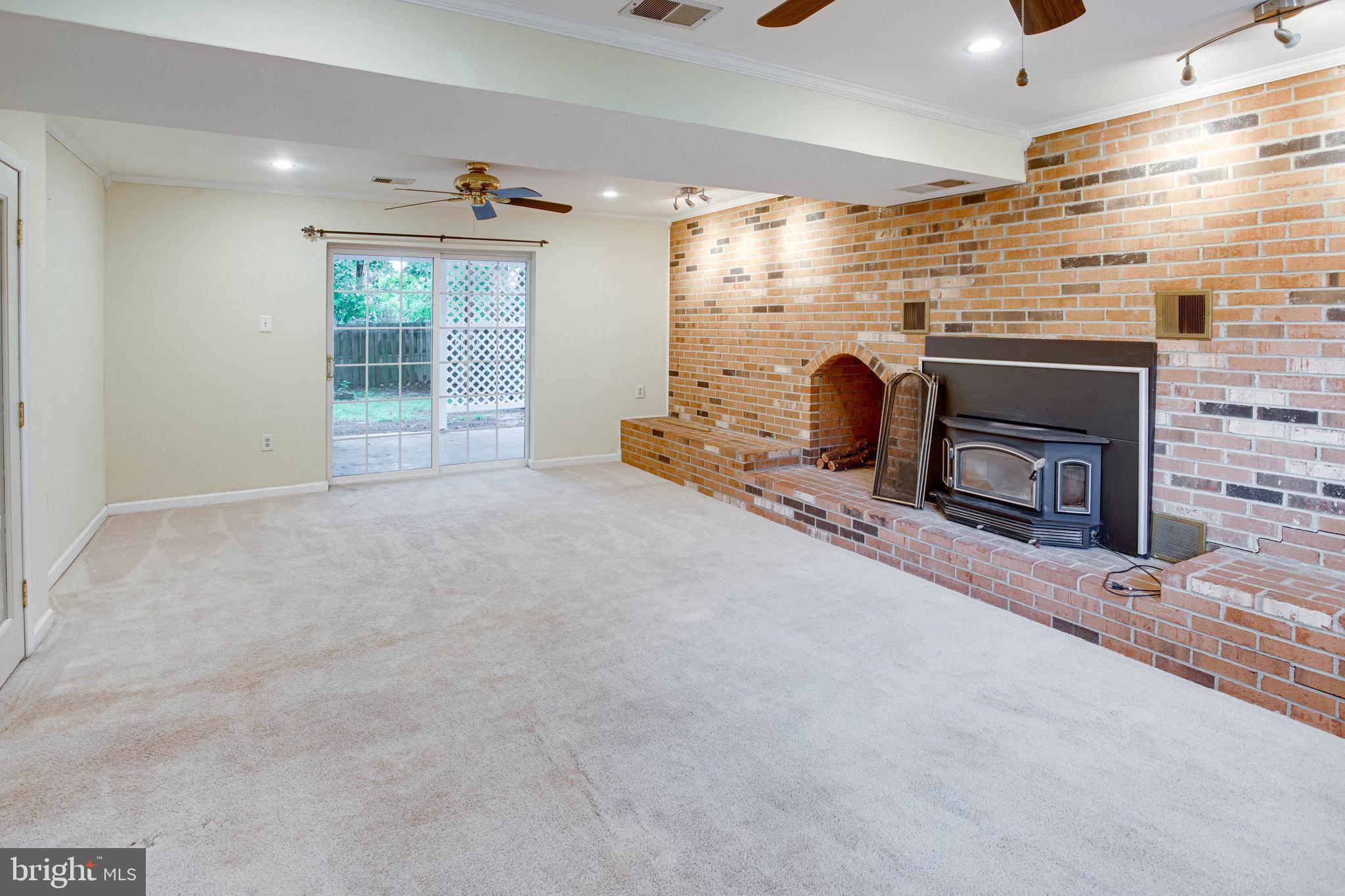 COUNTRY CLUB/LAKE MONTCLAIR - Residential