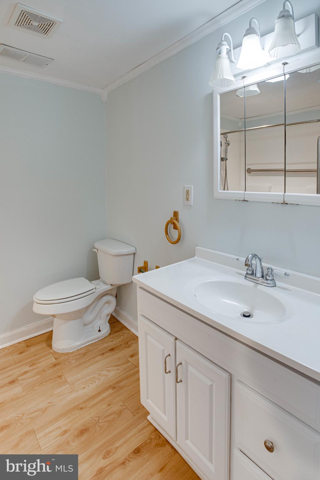 COUNTRY CLUB/LAKE MONTCLAIR - Residential