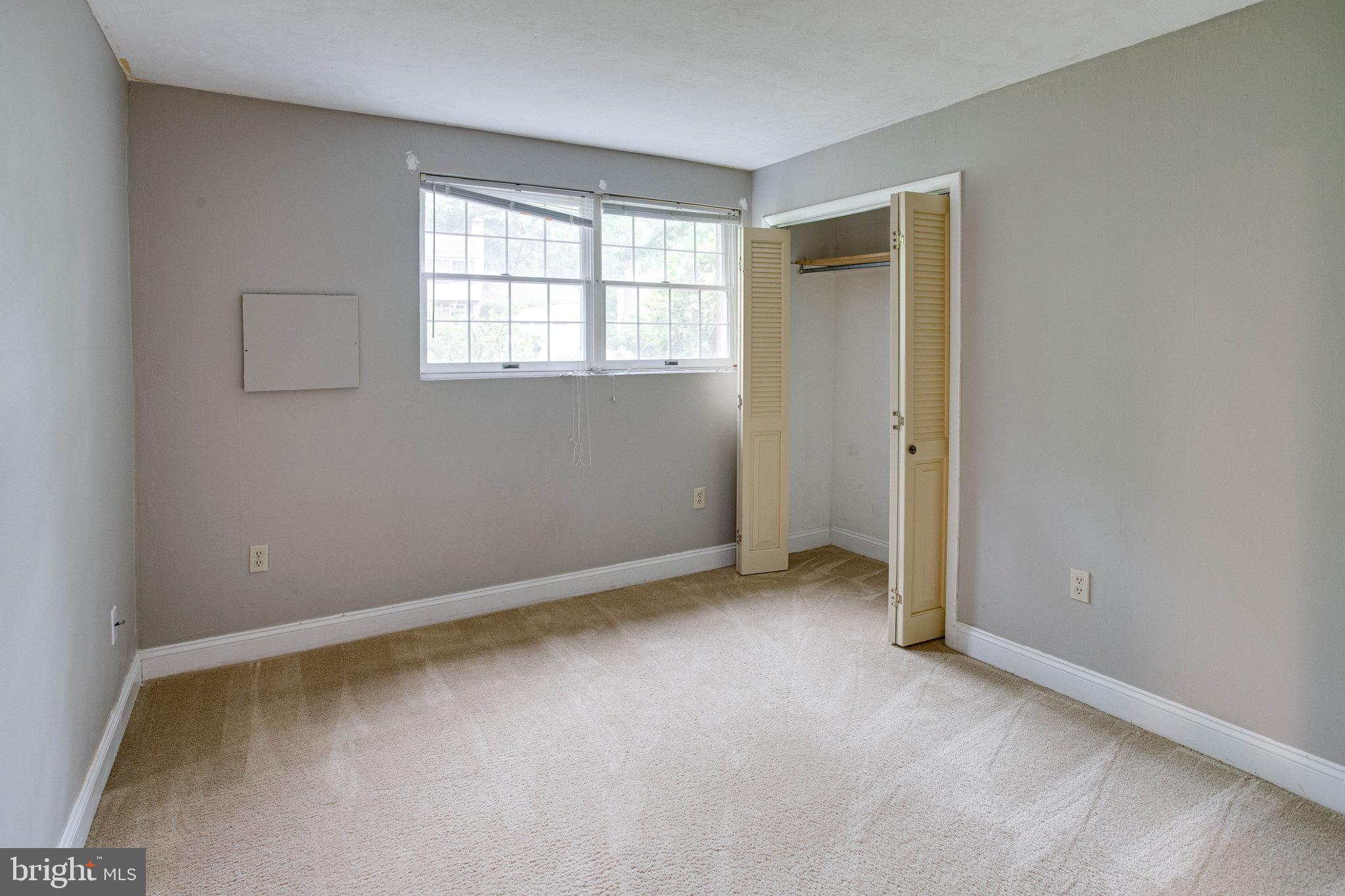 COUNTRY CLUB/LAKE MONTCLAIR - Residential