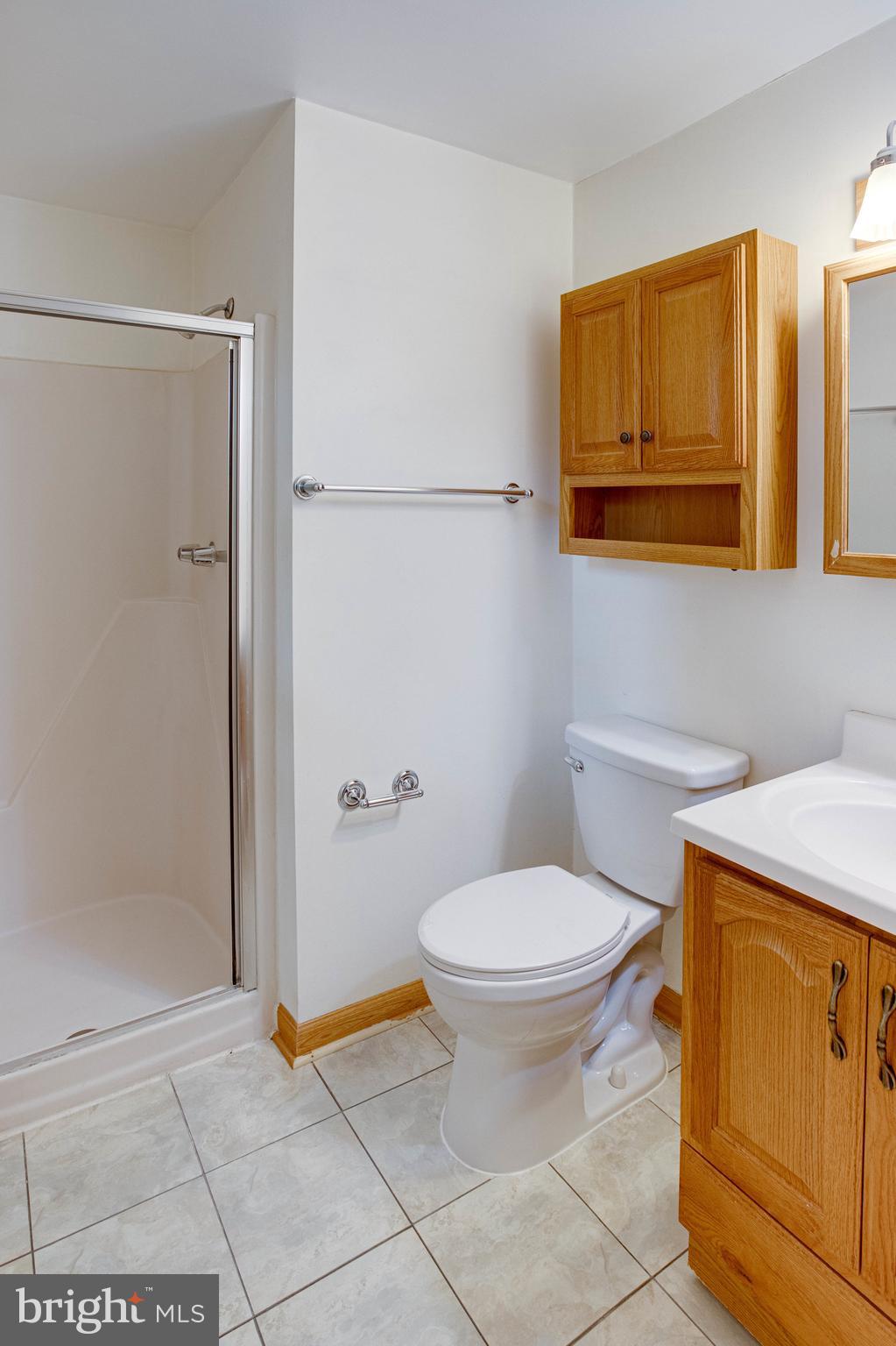 COUNTRY CLUB/LAKE MONTCLAIR - Residential