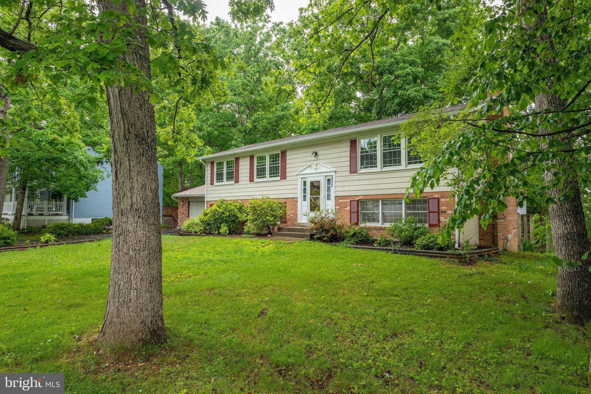 COUNTRY CLUB/LAKE MONTCLAIR - Residential