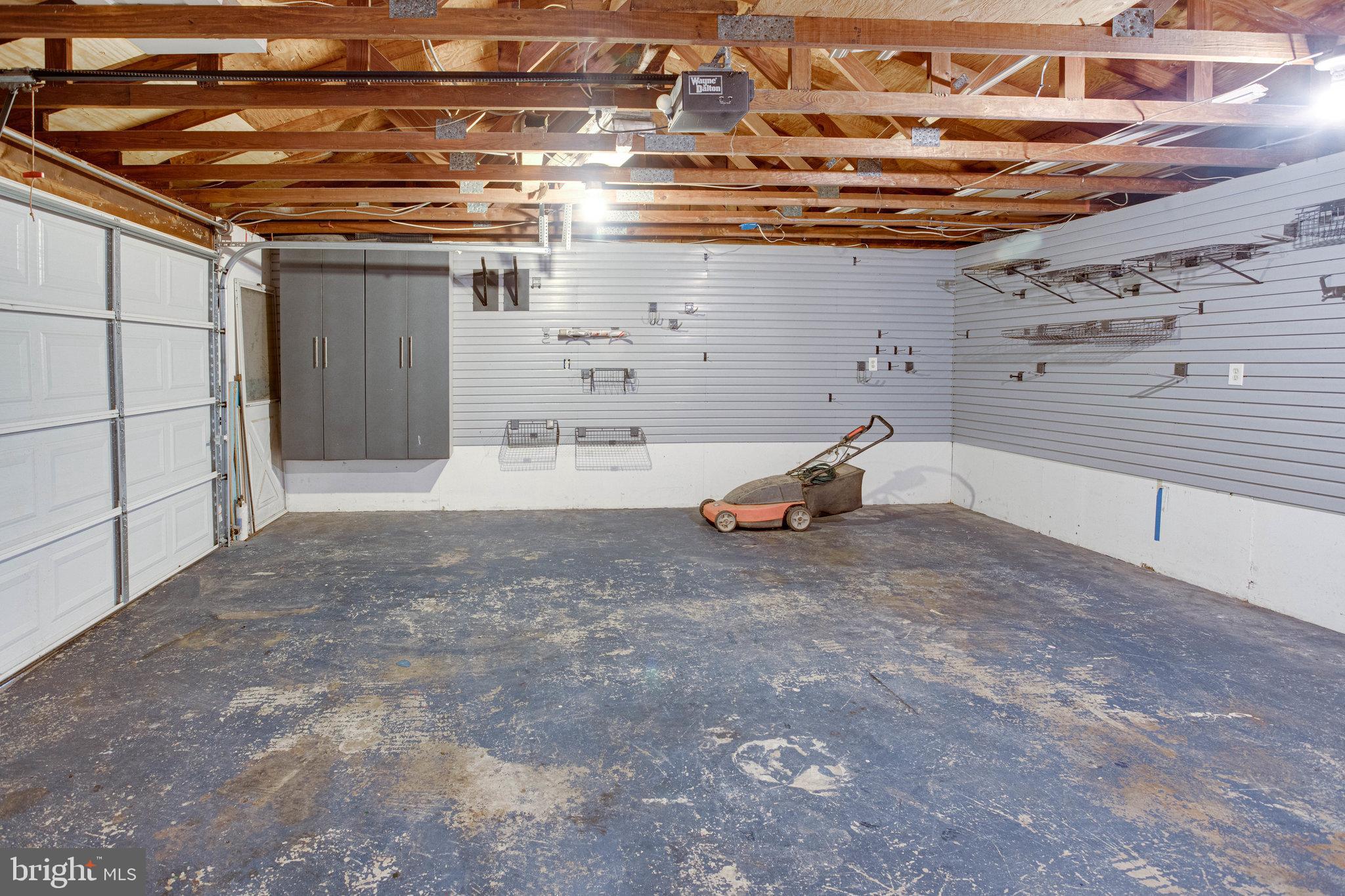 COUNTRY CLUB/LAKE MONTCLAIR - Residential