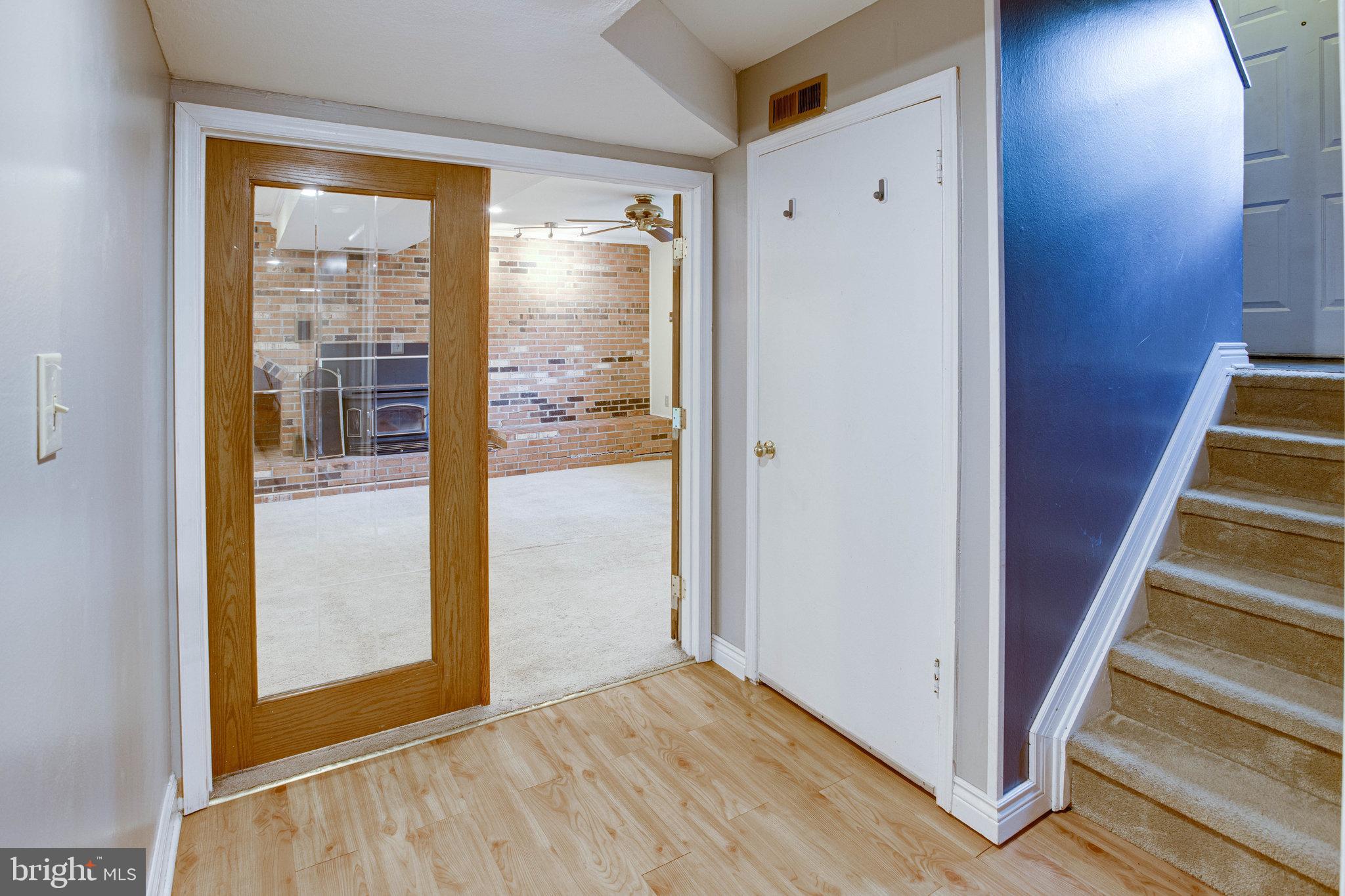 COUNTRY CLUB/LAKE MONTCLAIR - Residential