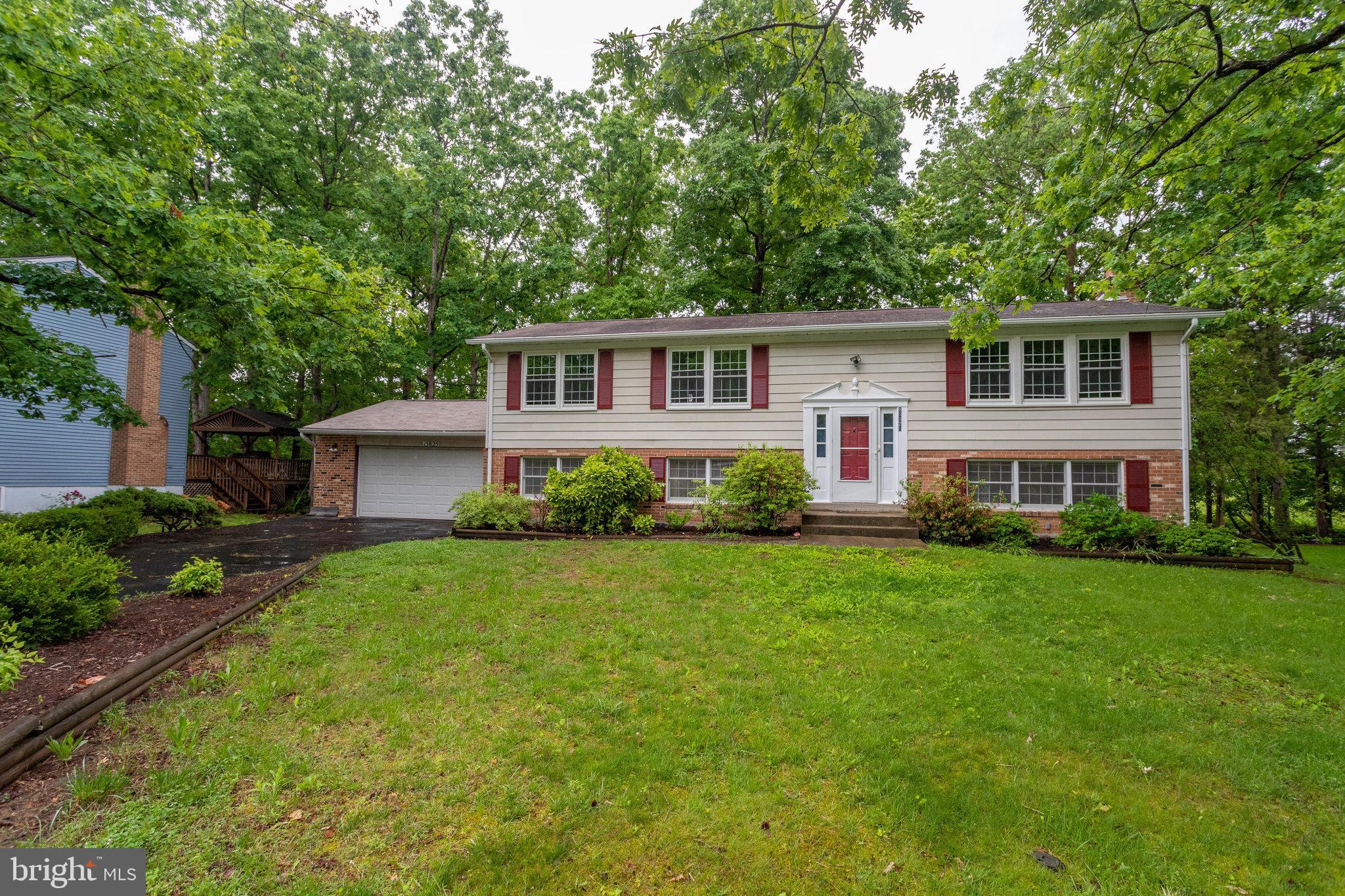 COUNTRY CLUB/LAKE MONTCLAIR - Residential