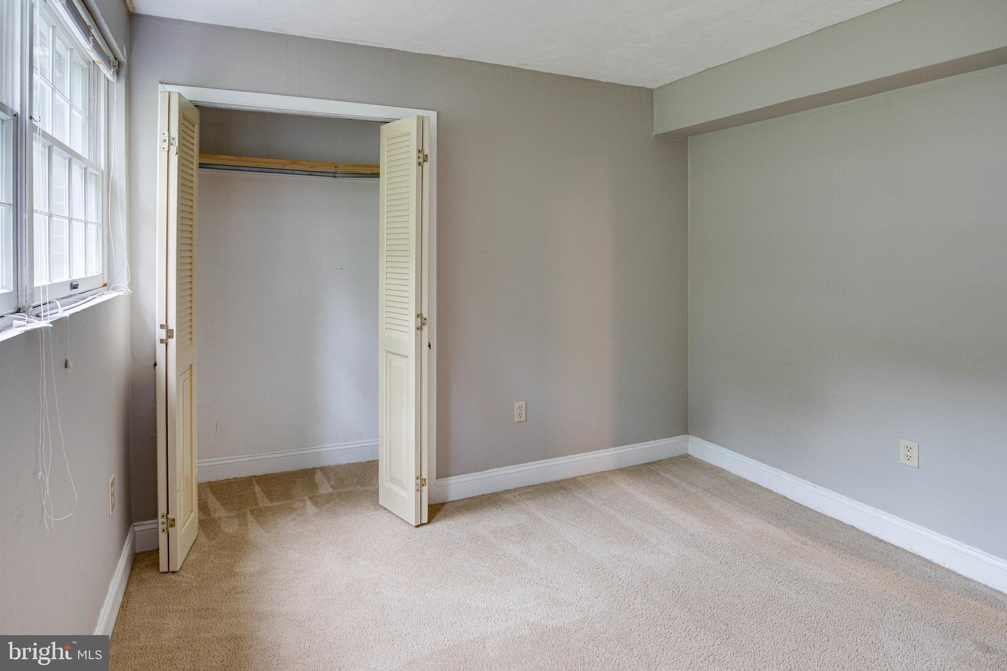 COUNTRY CLUB/LAKE MONTCLAIR - Residential