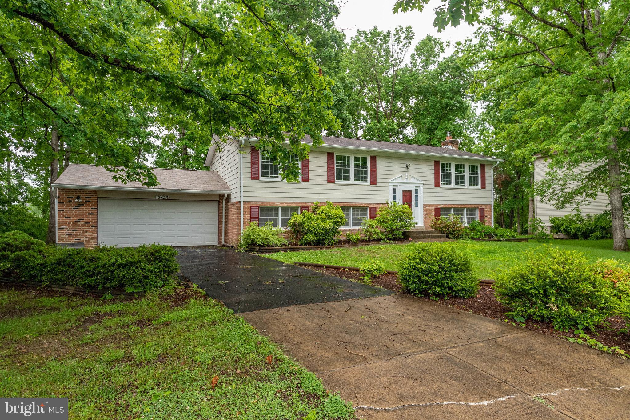 COUNTRY CLUB/LAKE MONTCLAIR - Residential